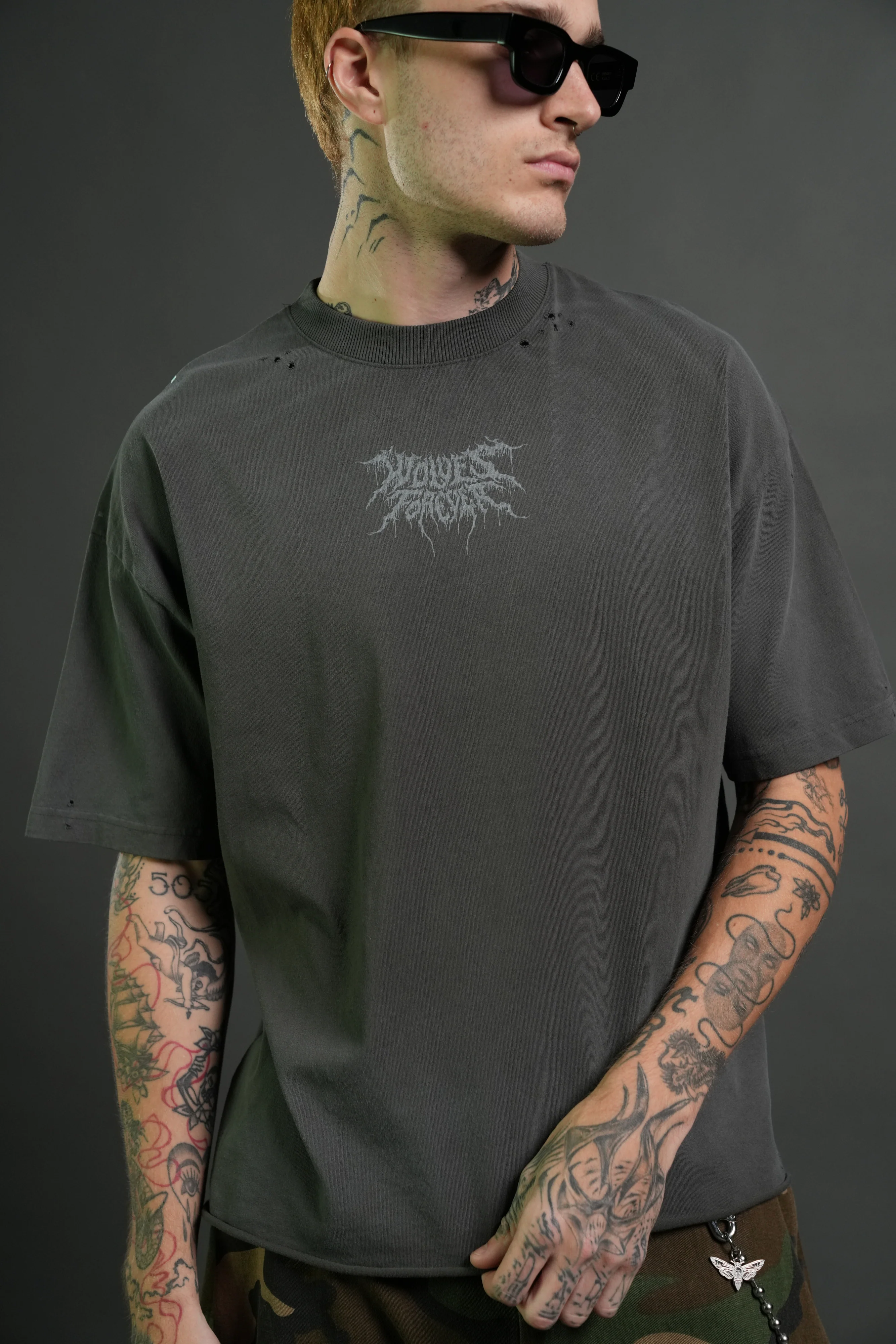 Rise of Beru Grunge Mid-Length Raw Hem Tee in Wolf Gray Sun Fade - Image 7