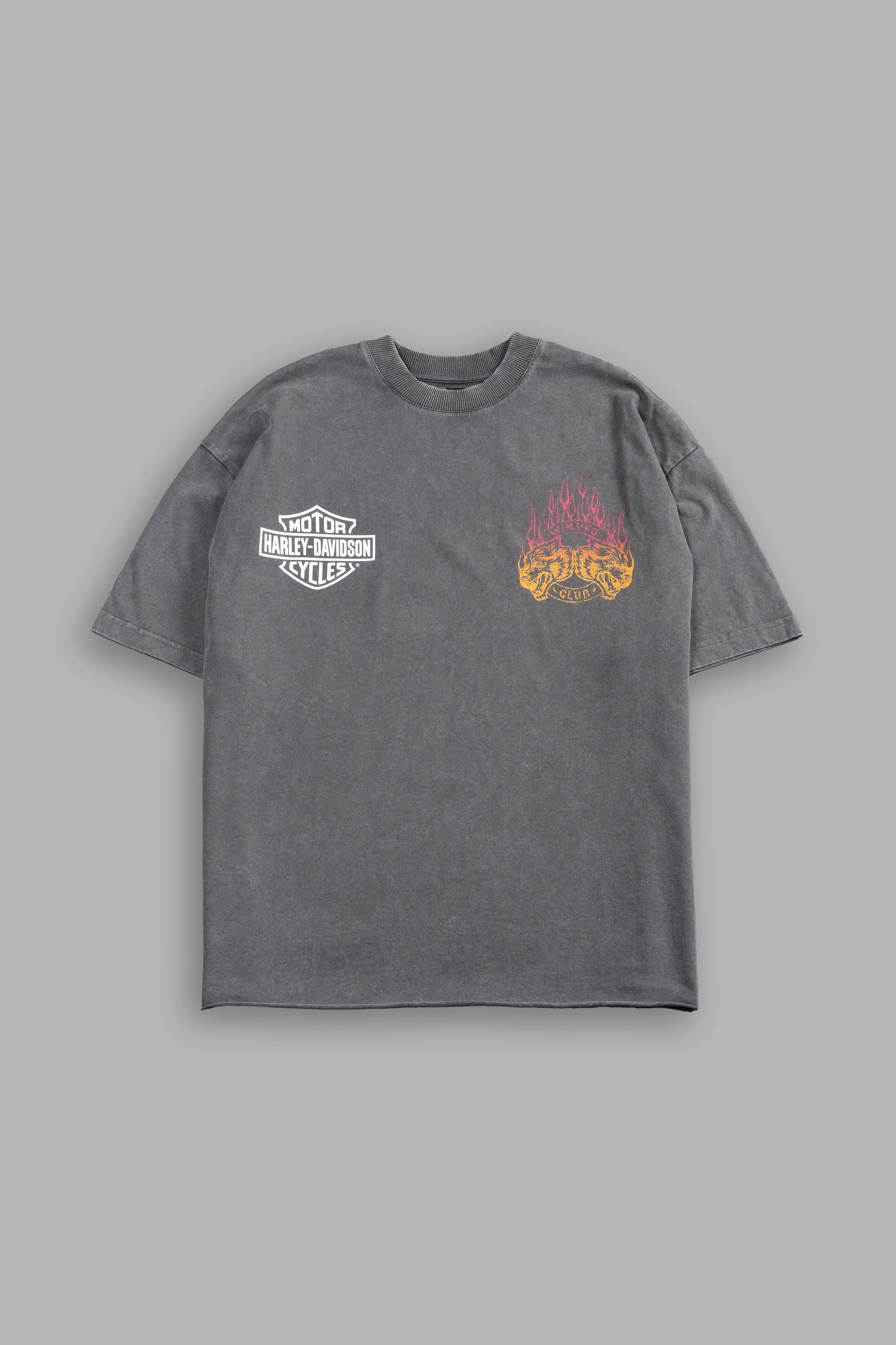 Rising Sun Grunge Mid Length Raw Hem Tee in Slate Gray - Image 3