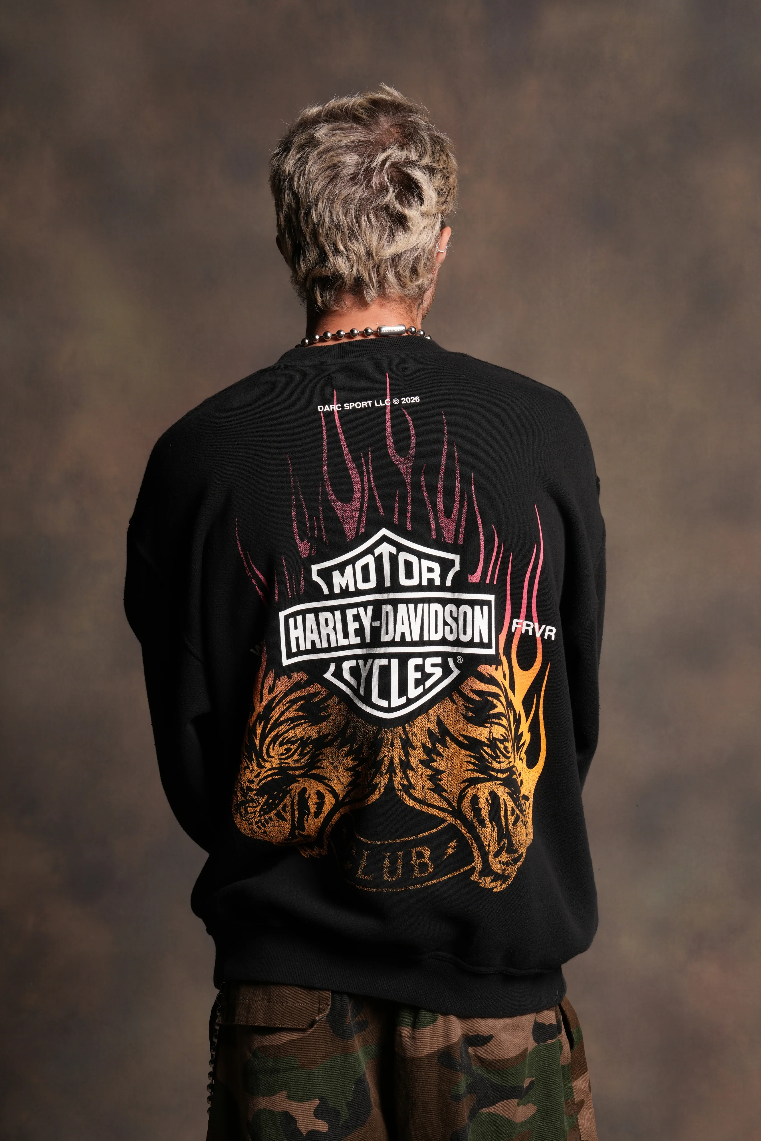 Rising Sun London Crewneck in Black - Image 5