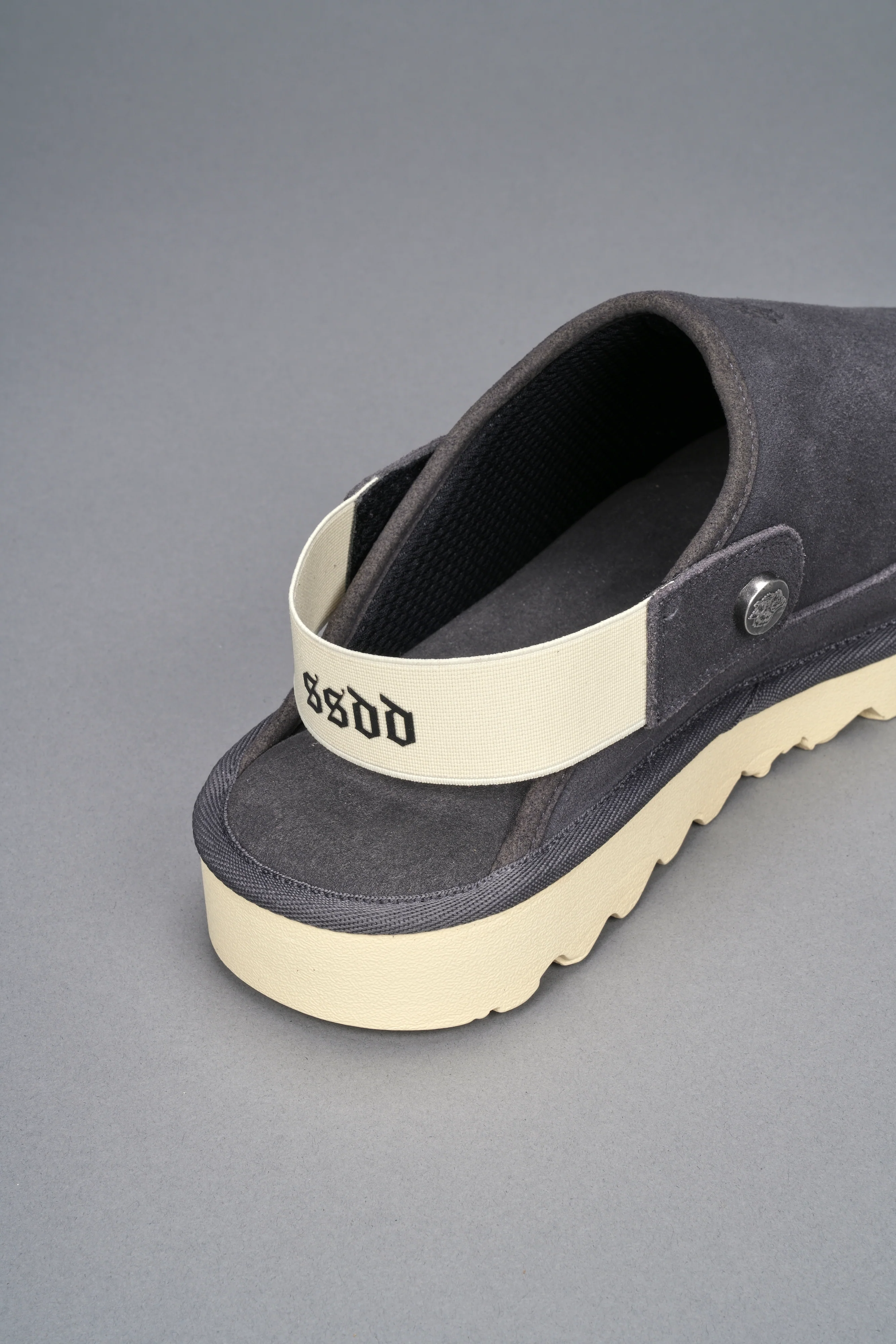 Sedona Slides in Wolf Gray - Image 6
