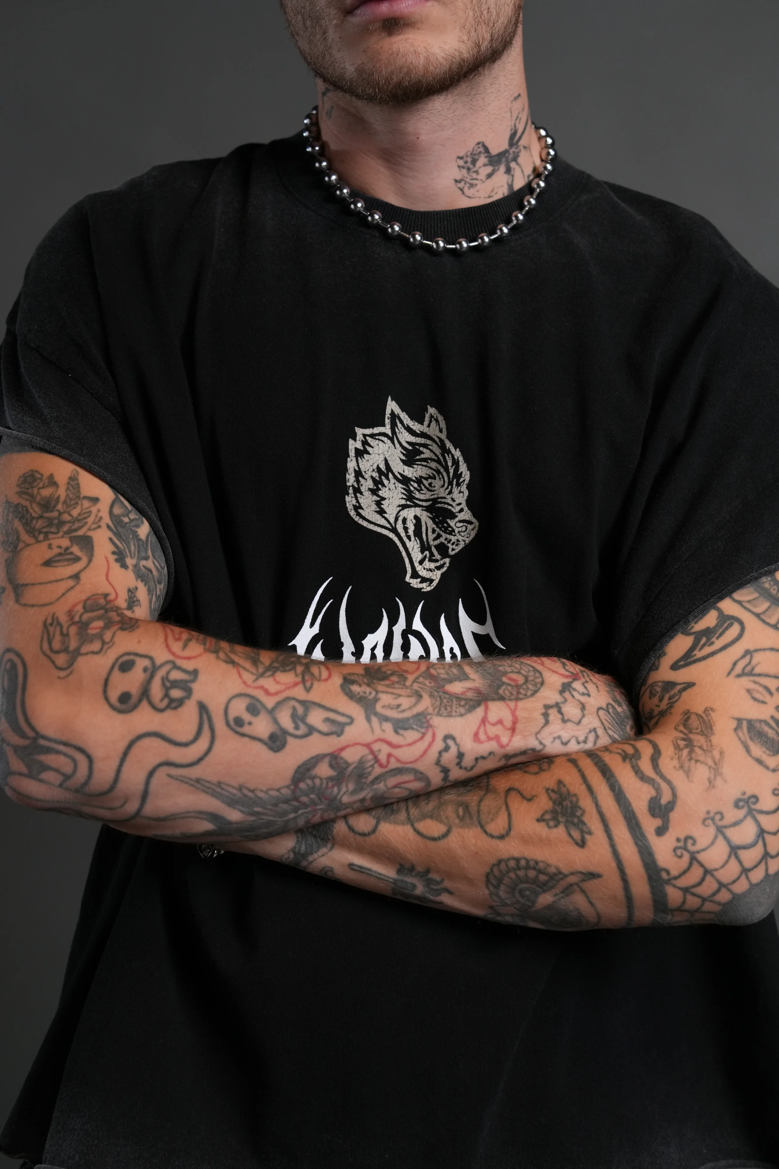 Shadow Shaman Grunge Cut-Off Tee in Black - Image 9