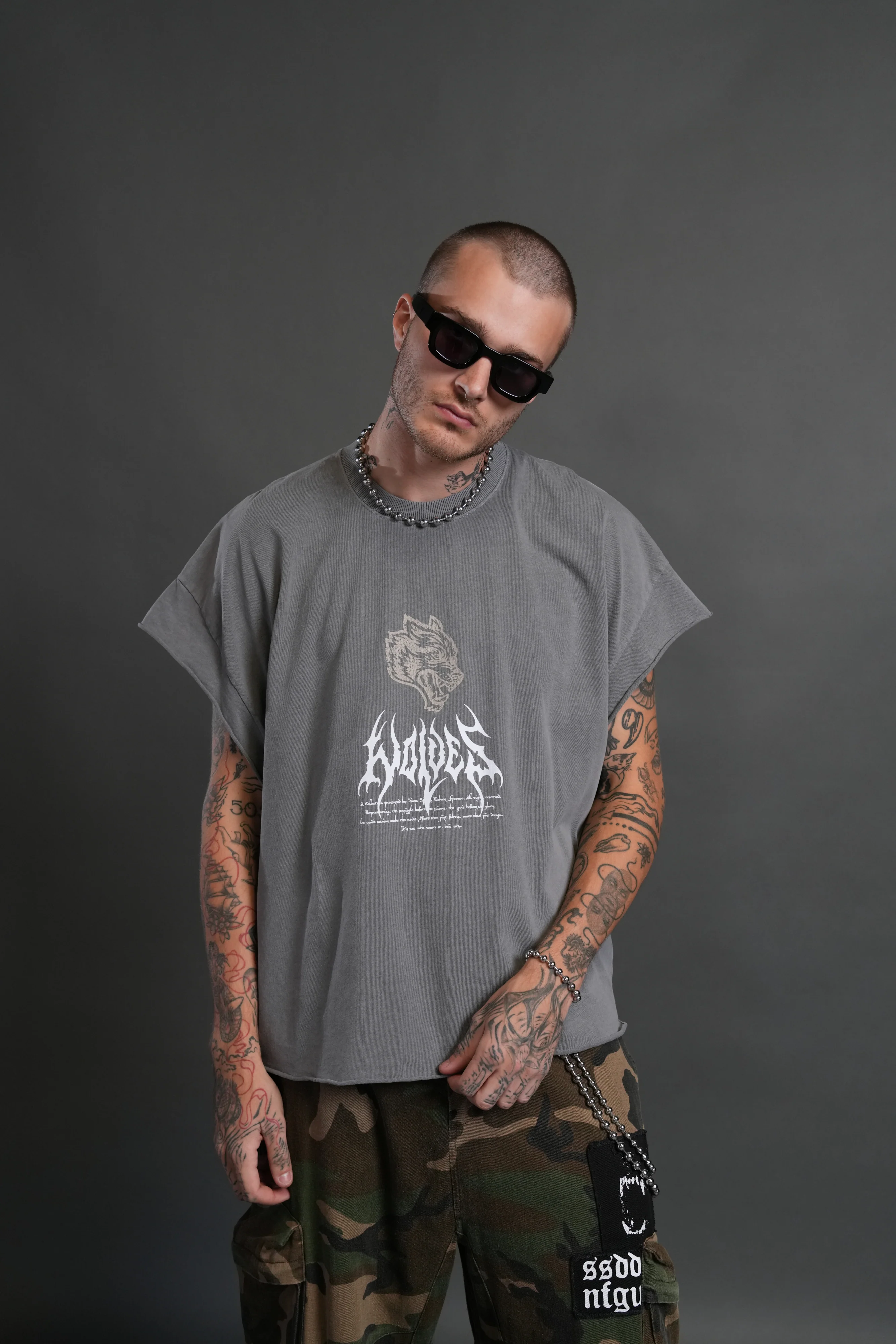 Shadow Shaman Grunge Cut-Off Tee in Dove Gray - Image 2