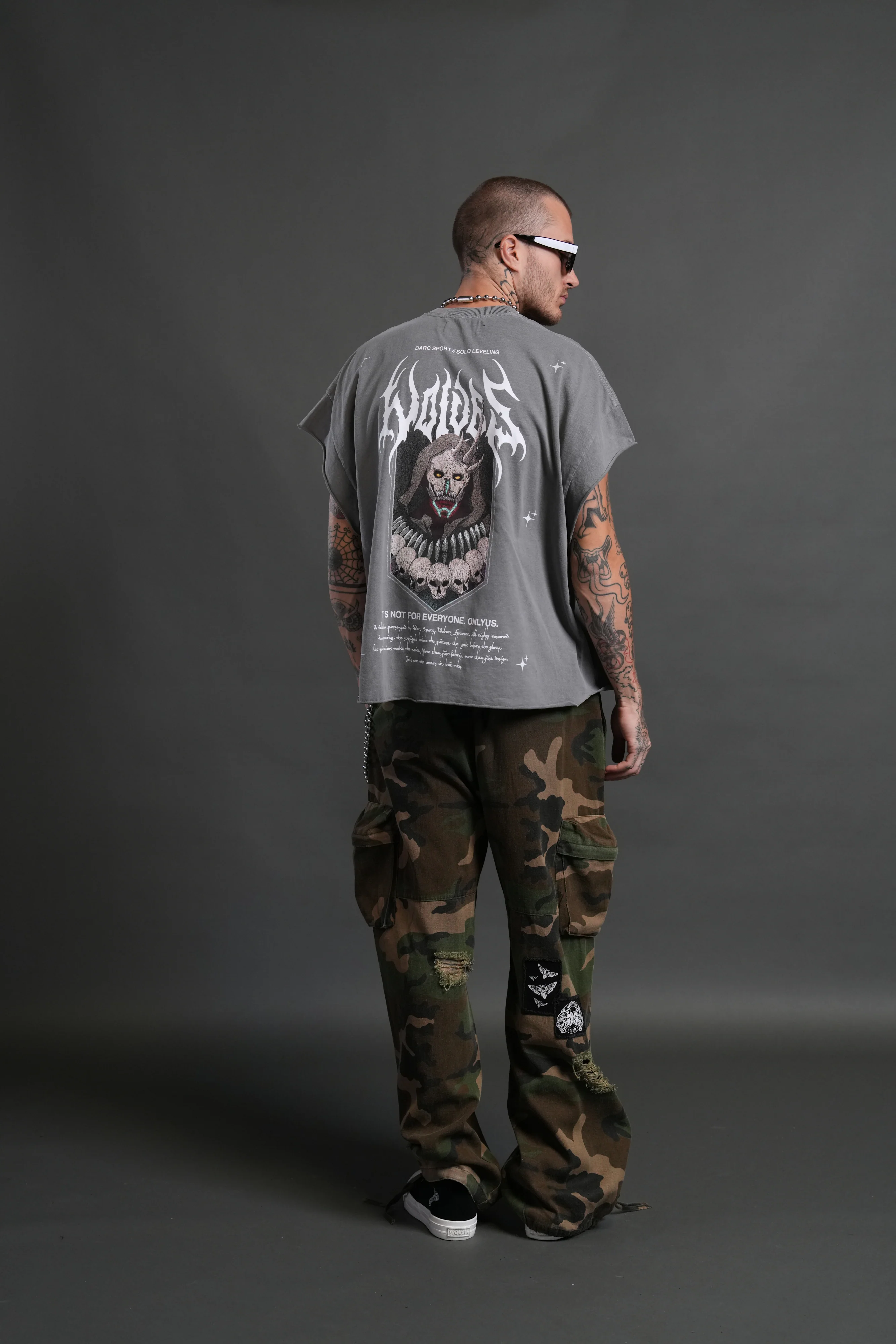 Shadow Shaman Grunge Cut-Off Tee in Dove Gray - Image 6