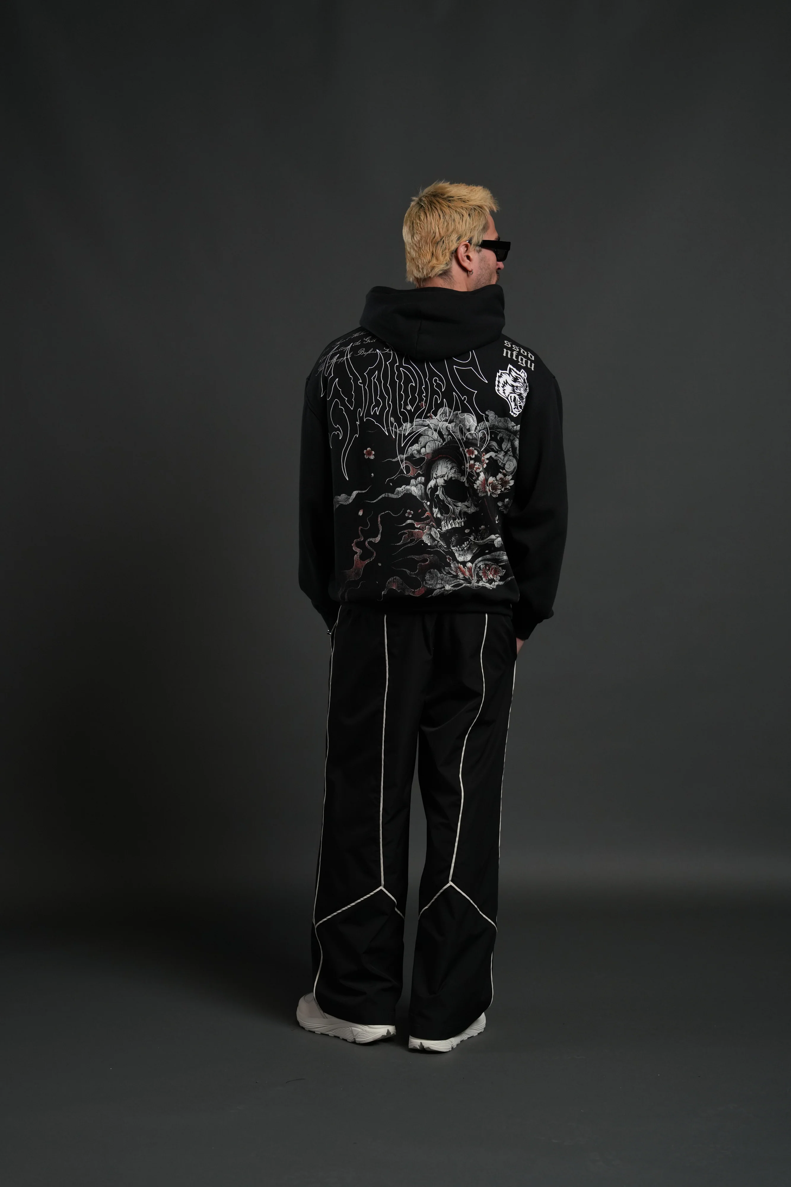 Shonen's Past "Pierce" Hoodie in Black - Image 6