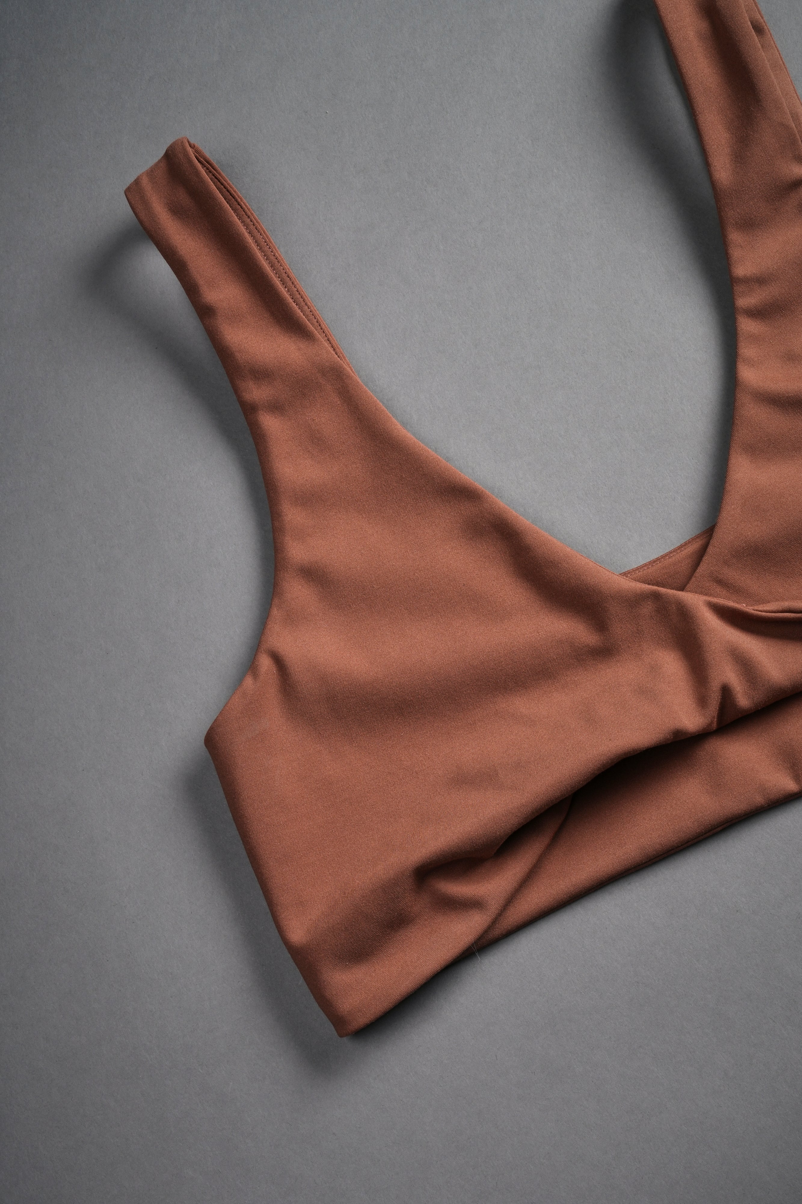 Single Wolf "Twist" Energy Bra in Norse Brown - Image 7