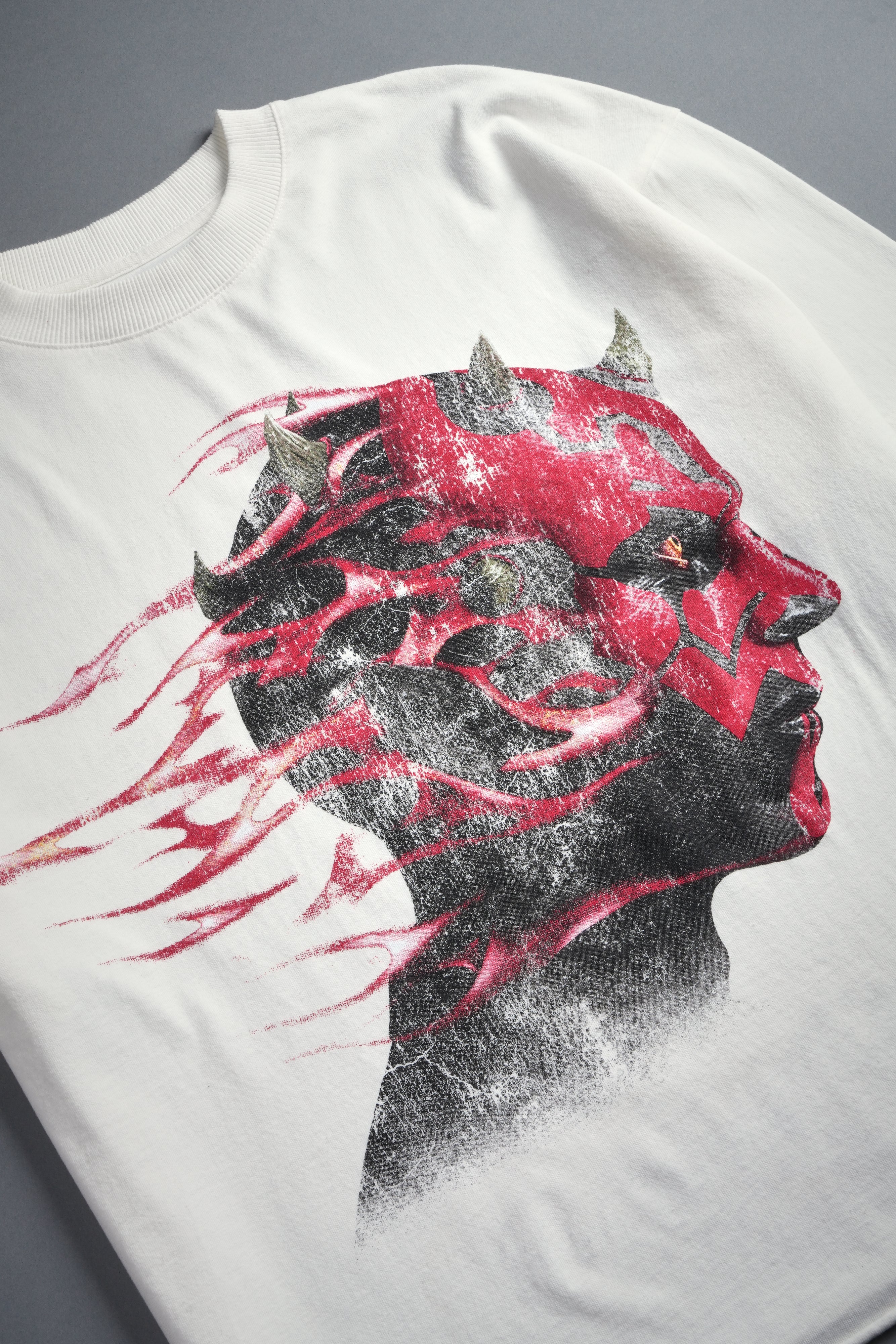 Sith Inferno Grunge Mid Length Raw Hem Tee in Cream - Image 11