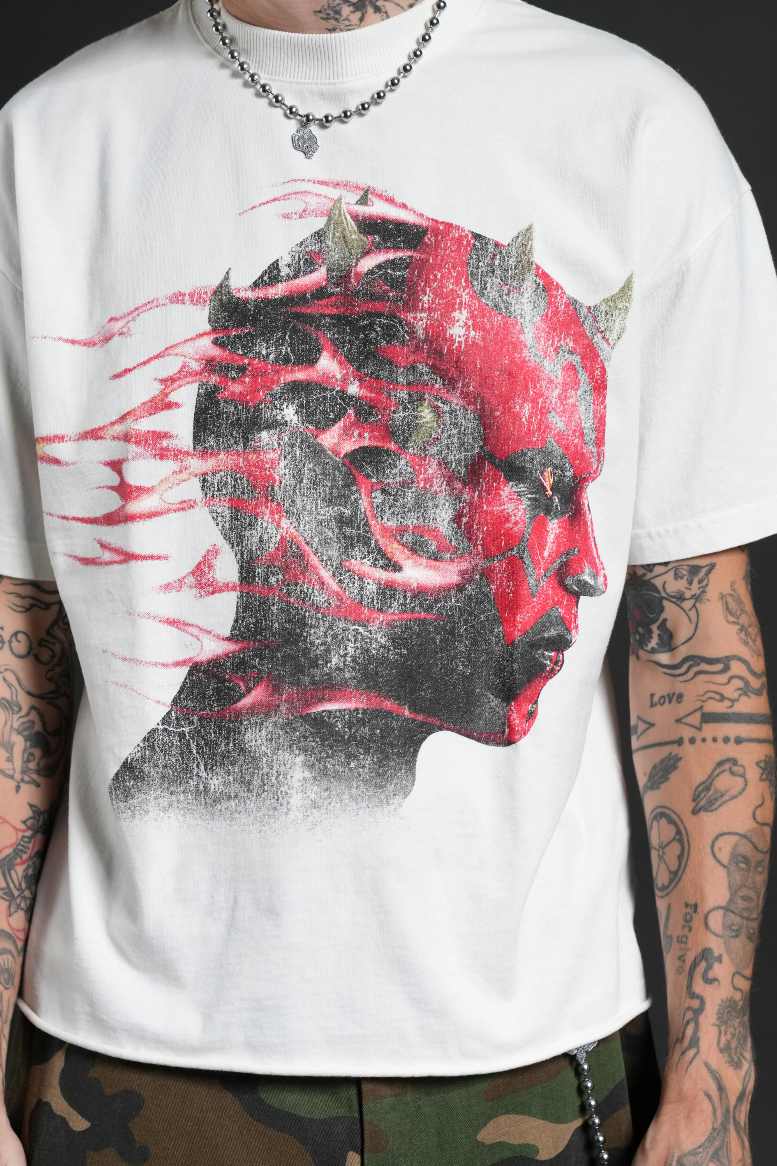Sith Inferno Grunge Mid Length Raw Hem Tee in Cream - Image 7