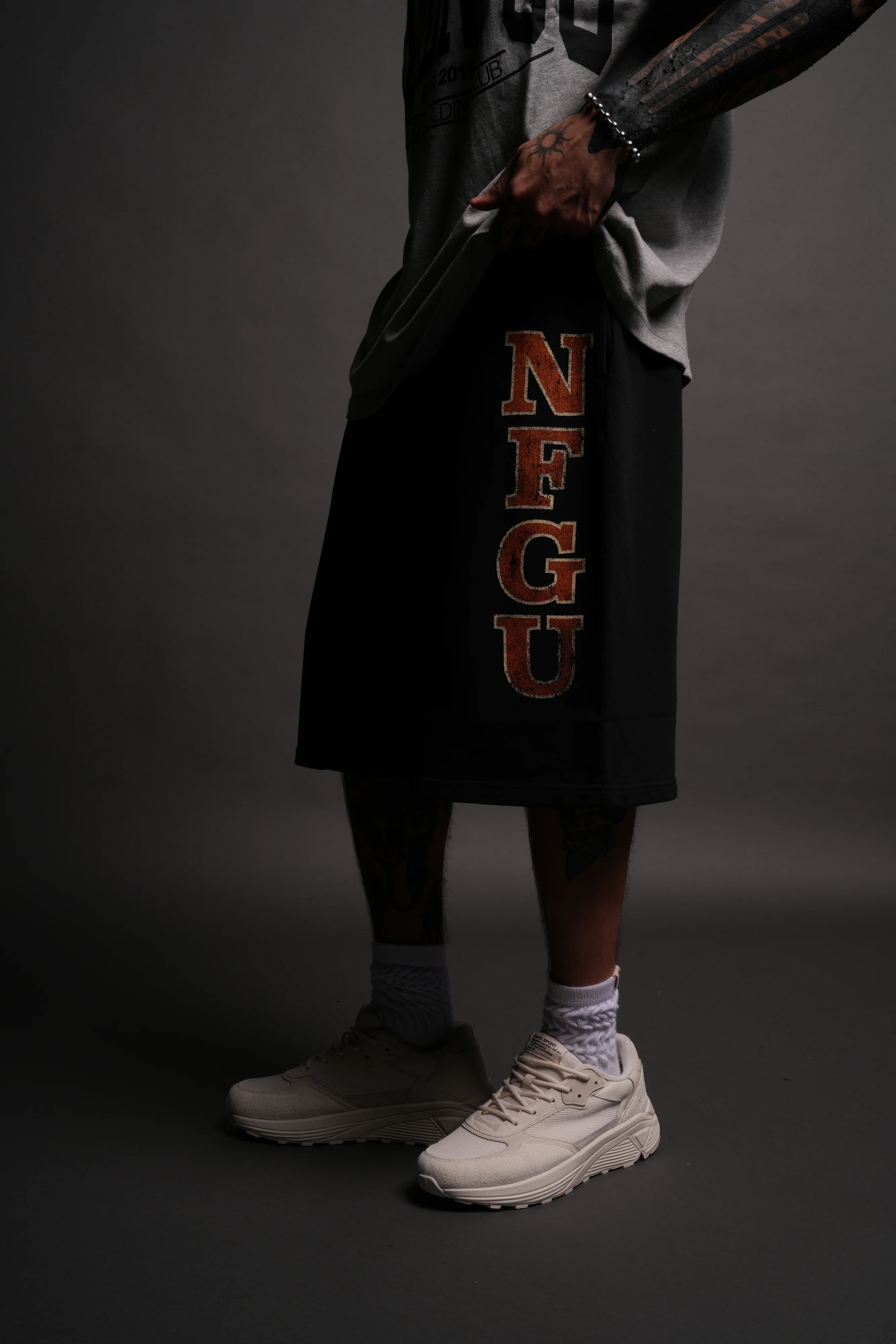 SSDD NFGU Gym Oversized Osiris Sweat Shorts in Black - Image 4