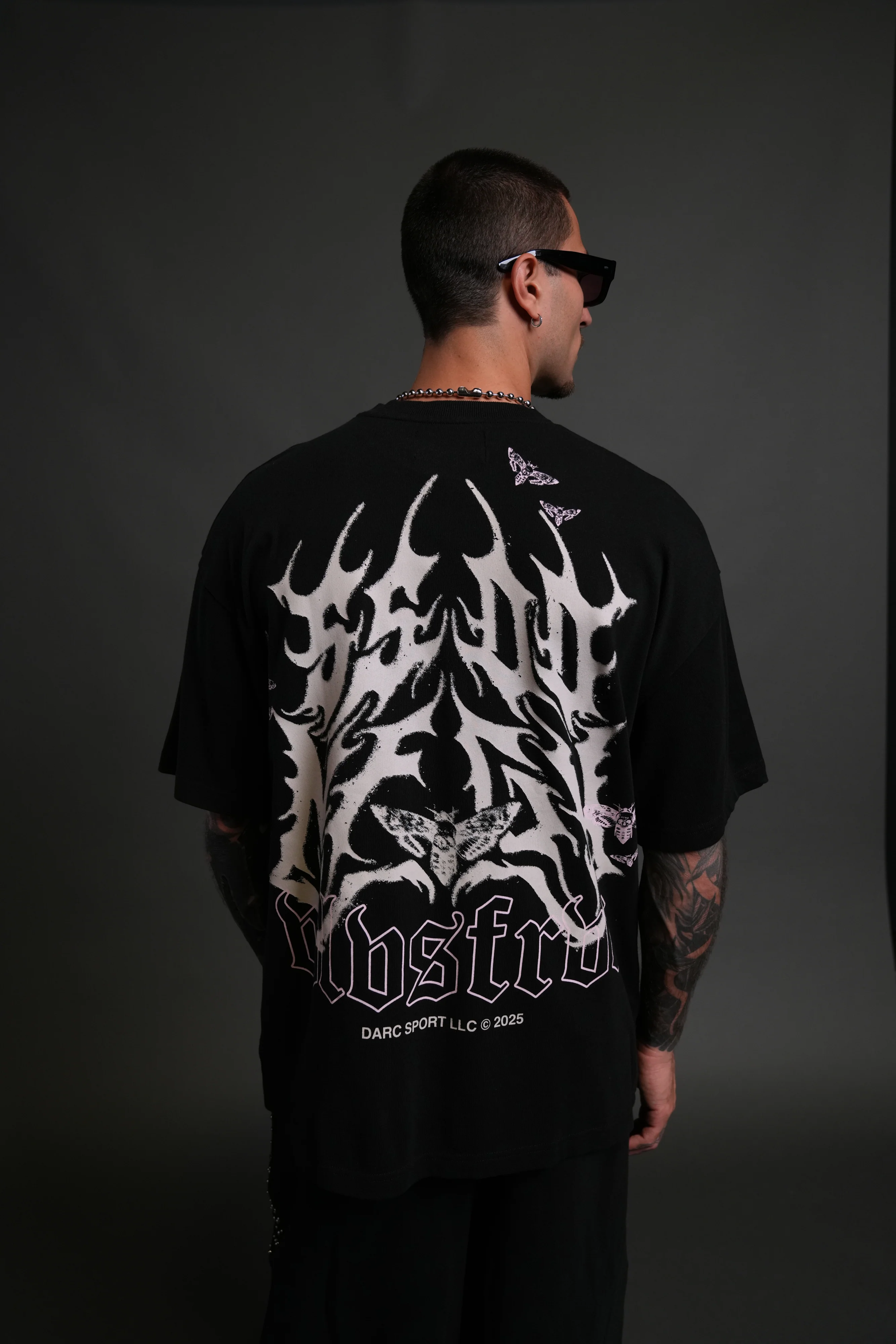 SSDDNFGU Hesh Unisex "Premium" Oversized Tee in Black - Image 4