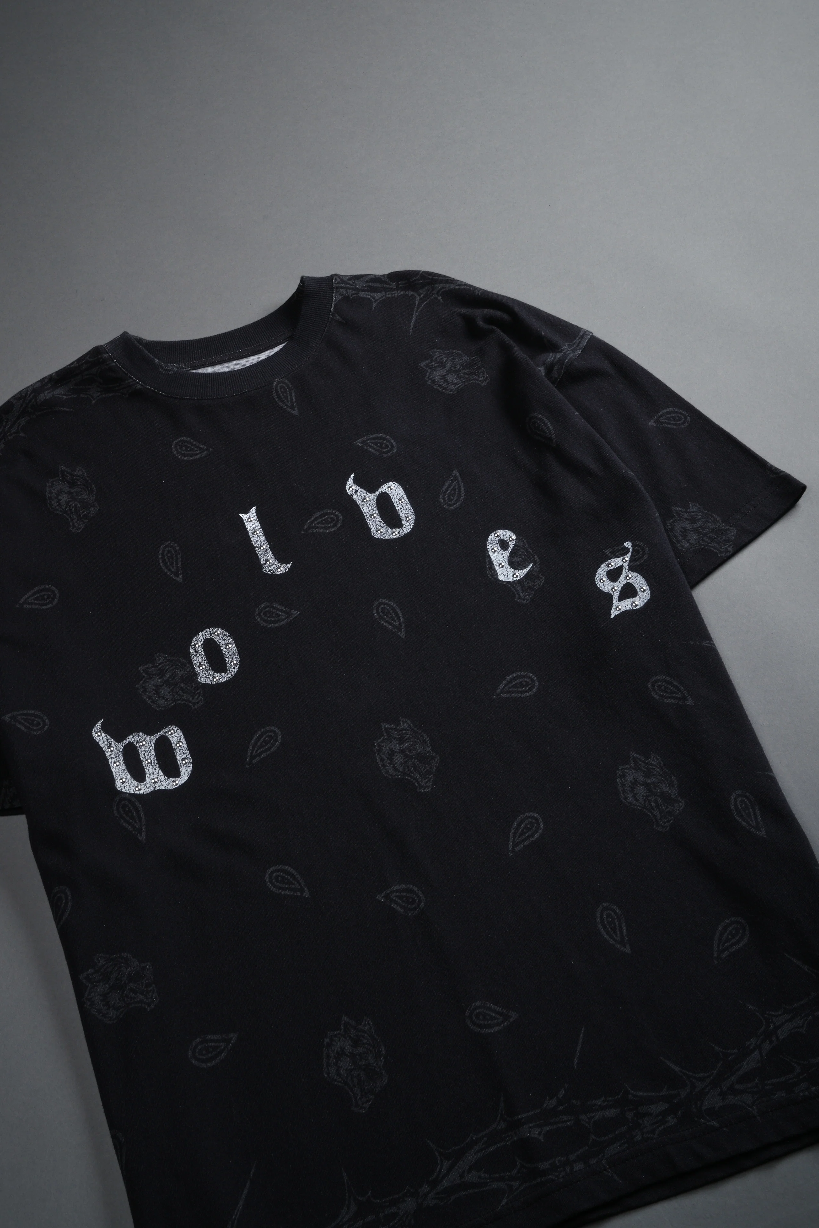 Studded Wolves Pyramid Premium Oversized Tee in Black Thorn Paisley - Image 5