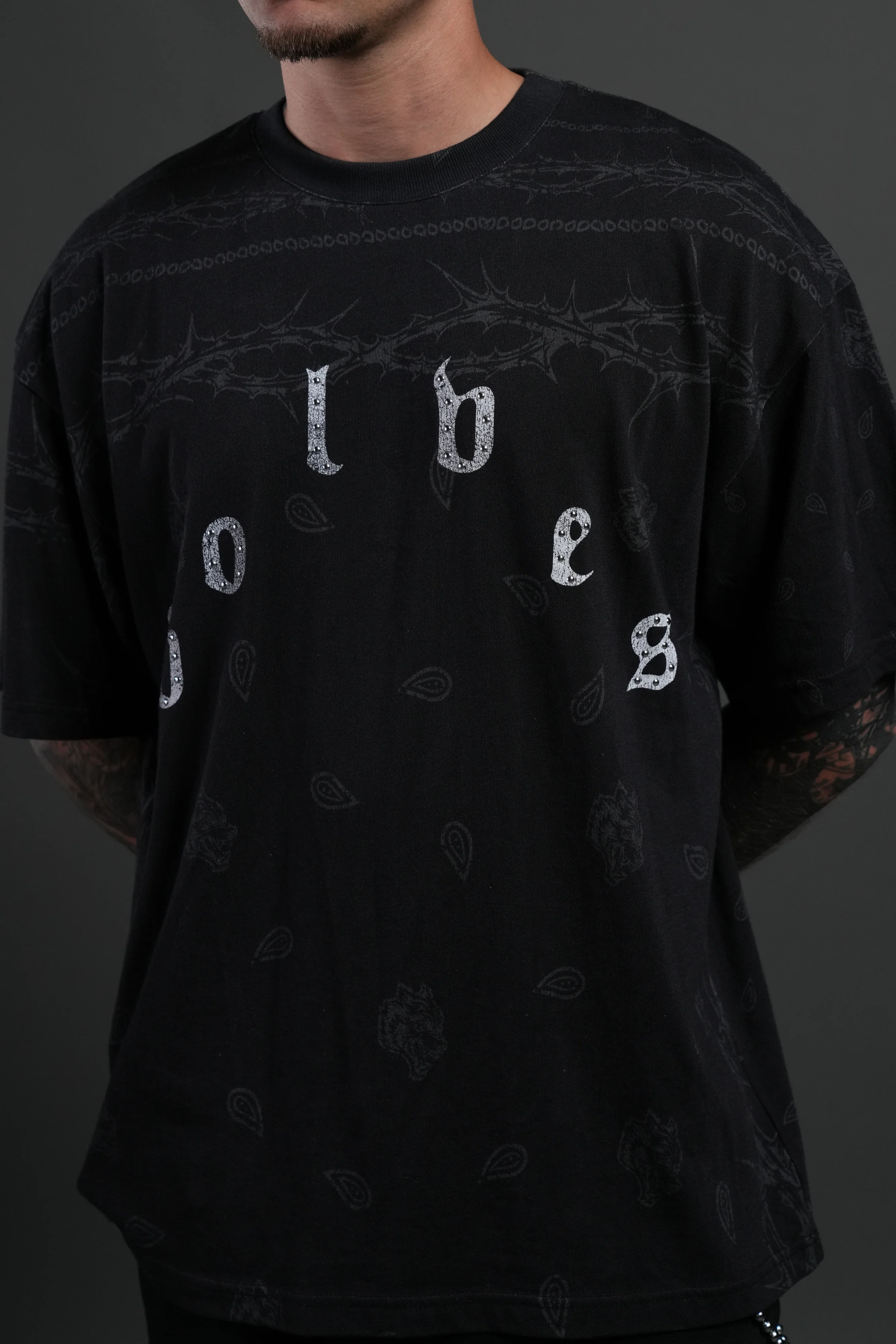 Studded Wolves Pyramid Premium Oversized Tee in Black Thorn Paisley - Image 7