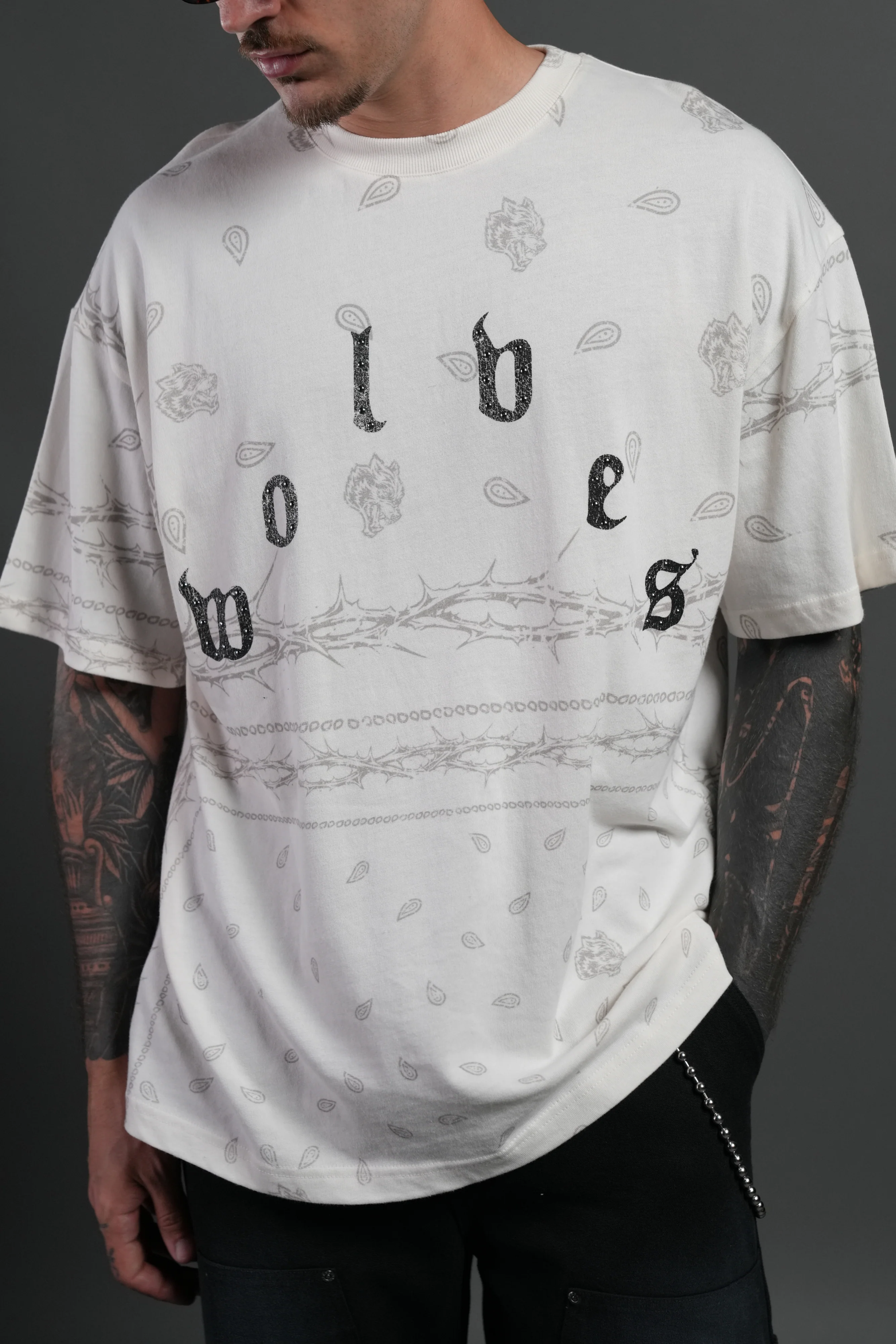 Studded Wolves Pyramid Premium Oversized Tee in Cream Thorn Paisley - Image 7