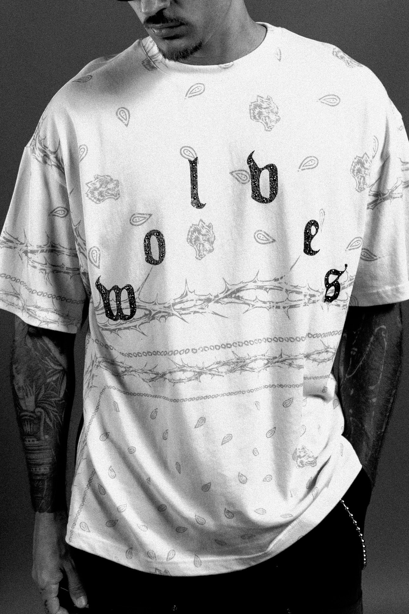 Studded Wolves Pyramid Premium Oversized Tee in Cream Thorn Paisley - Image 8