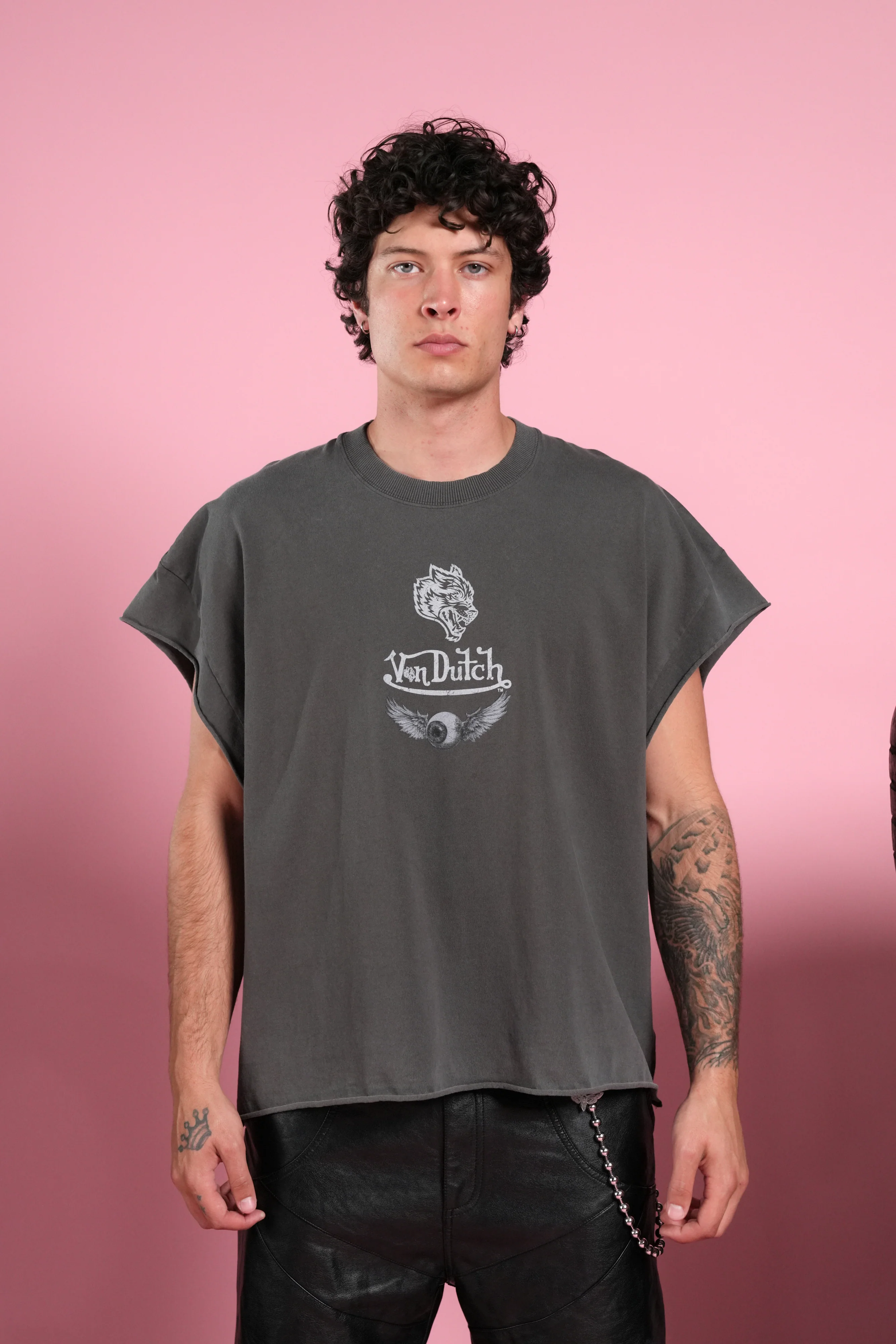 Take-Off Grunge Cut-Off Mid-Length Raw Hem Tee in Wolf Gray - Image 2