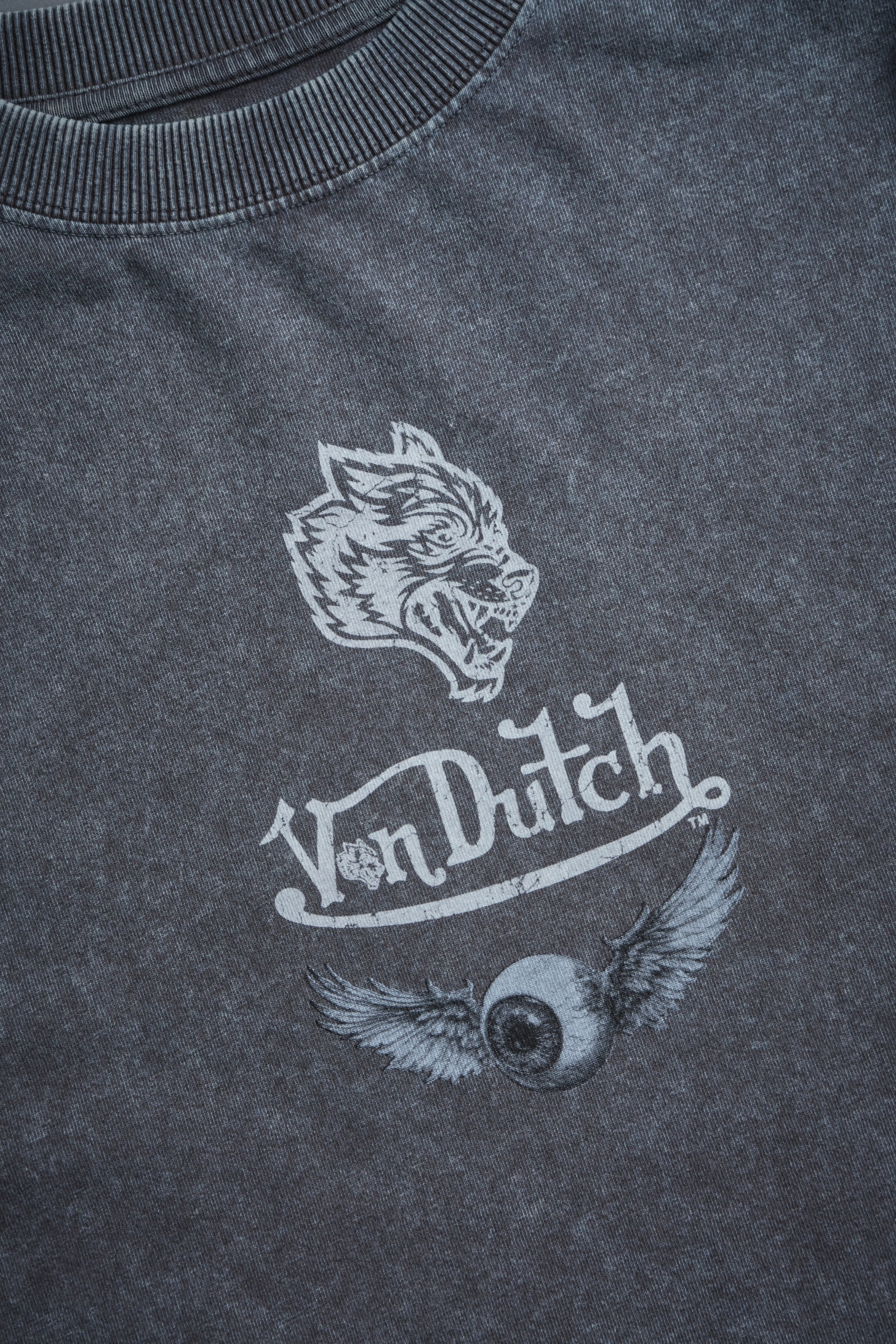 Take-Off Grunge Mid-Length Raw Hem LS Tee in Wolf Gray - Image 10