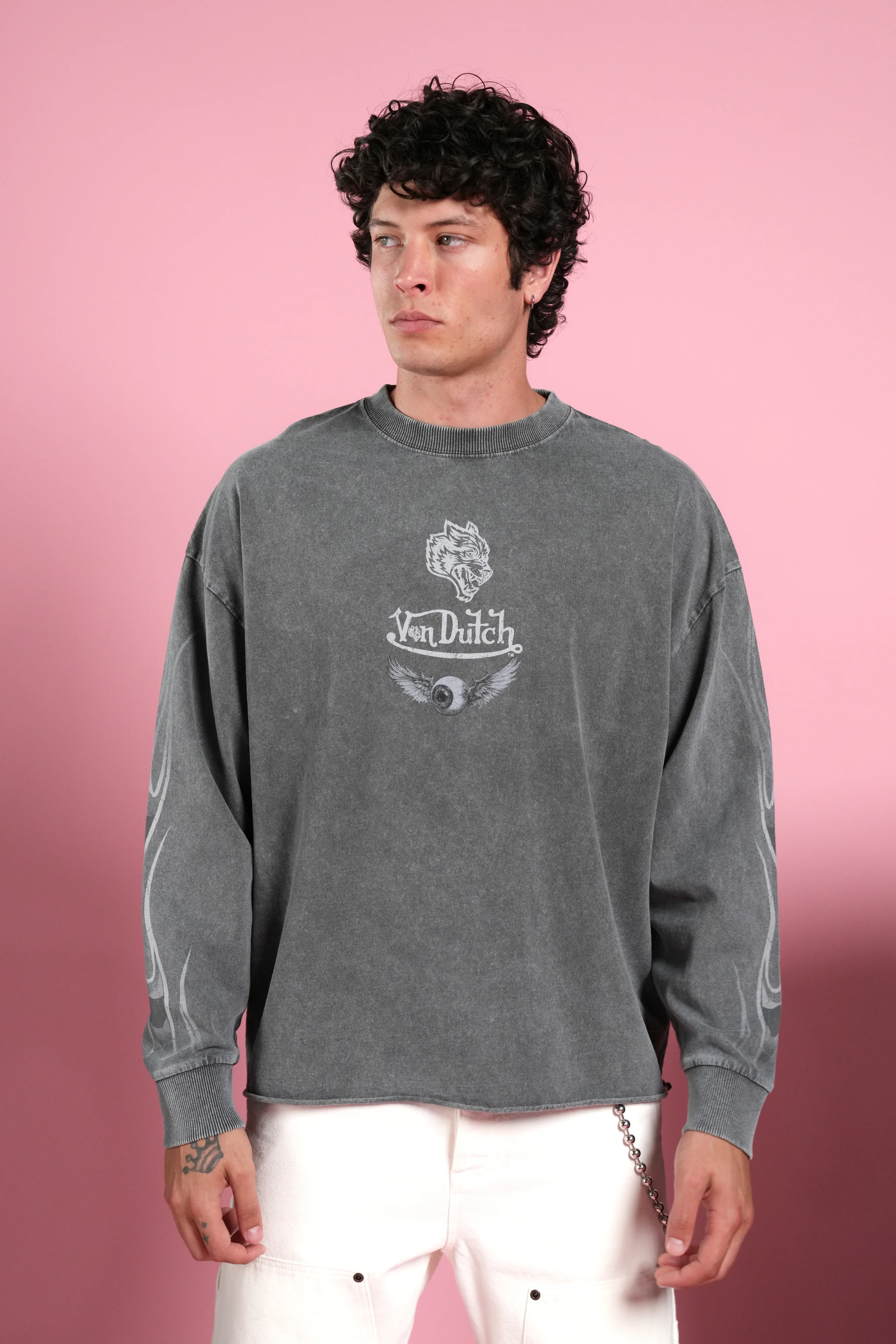 Take-Off Grunge Mid-Length Raw Hem LS Tee in Wolf Gray - Image 2