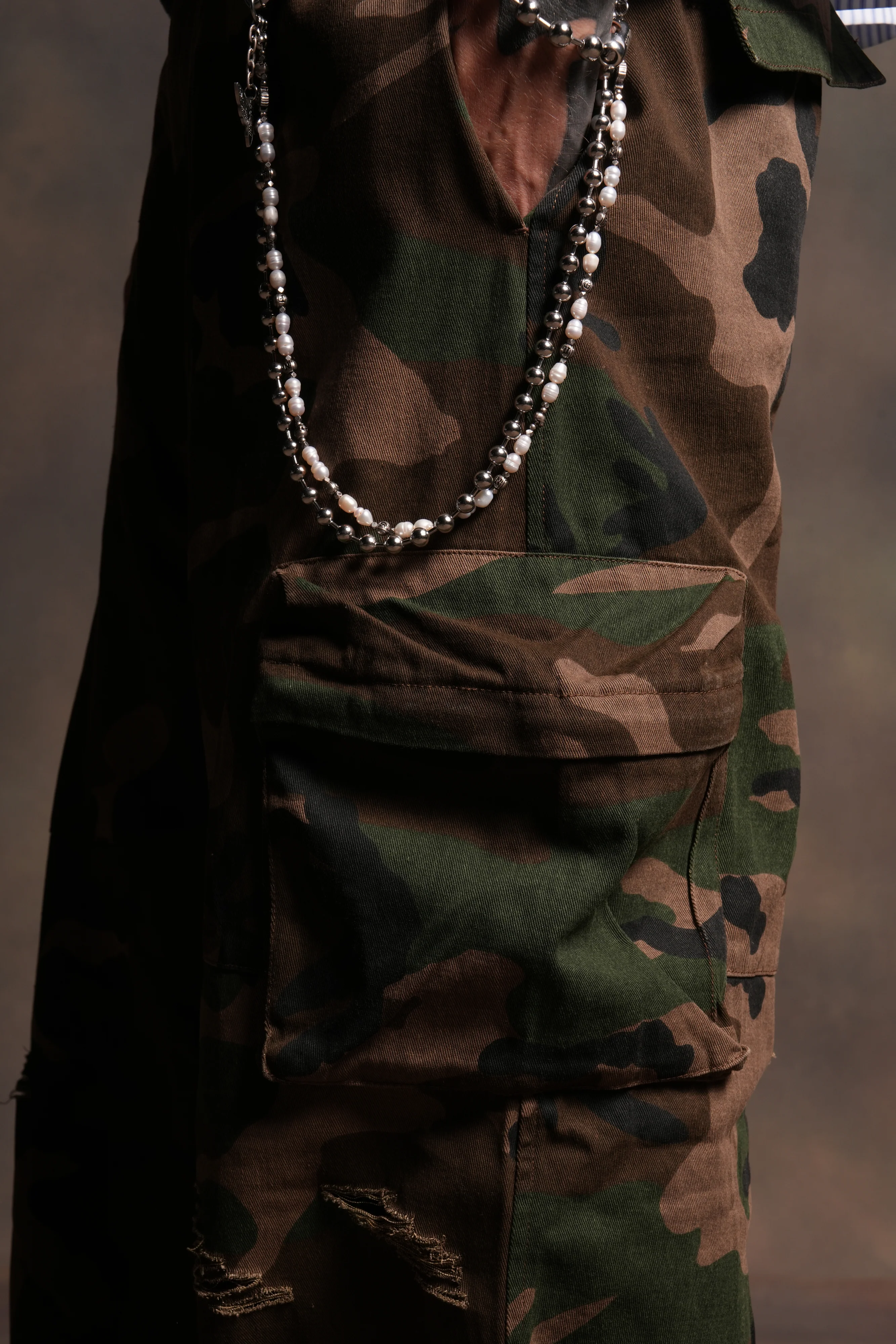Wolf Chopper Duke Cargo Pants in Woodland Camo - Image 5