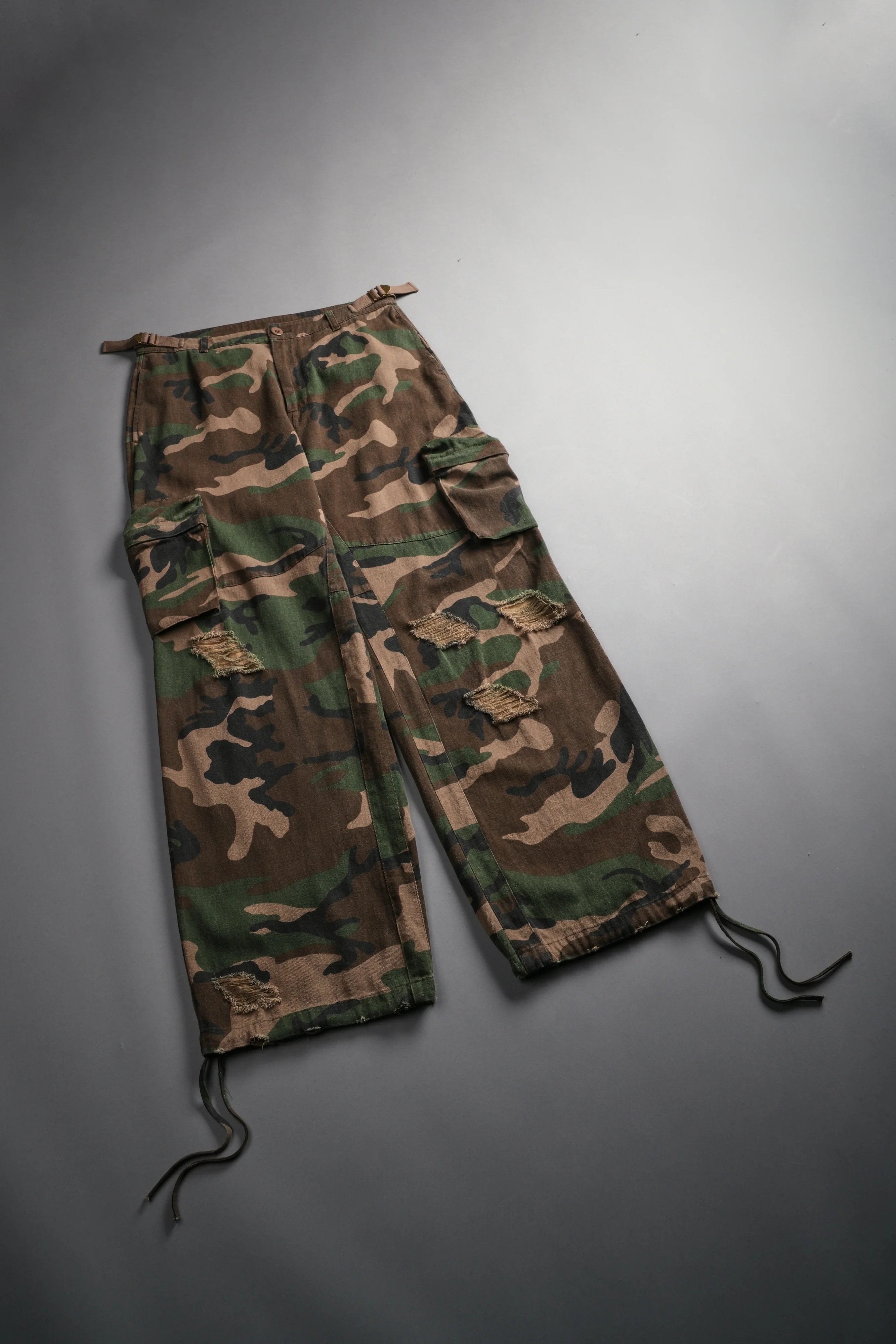 Wolf Chopper Duke Cargo Pants in Woodland Camo - Image 6