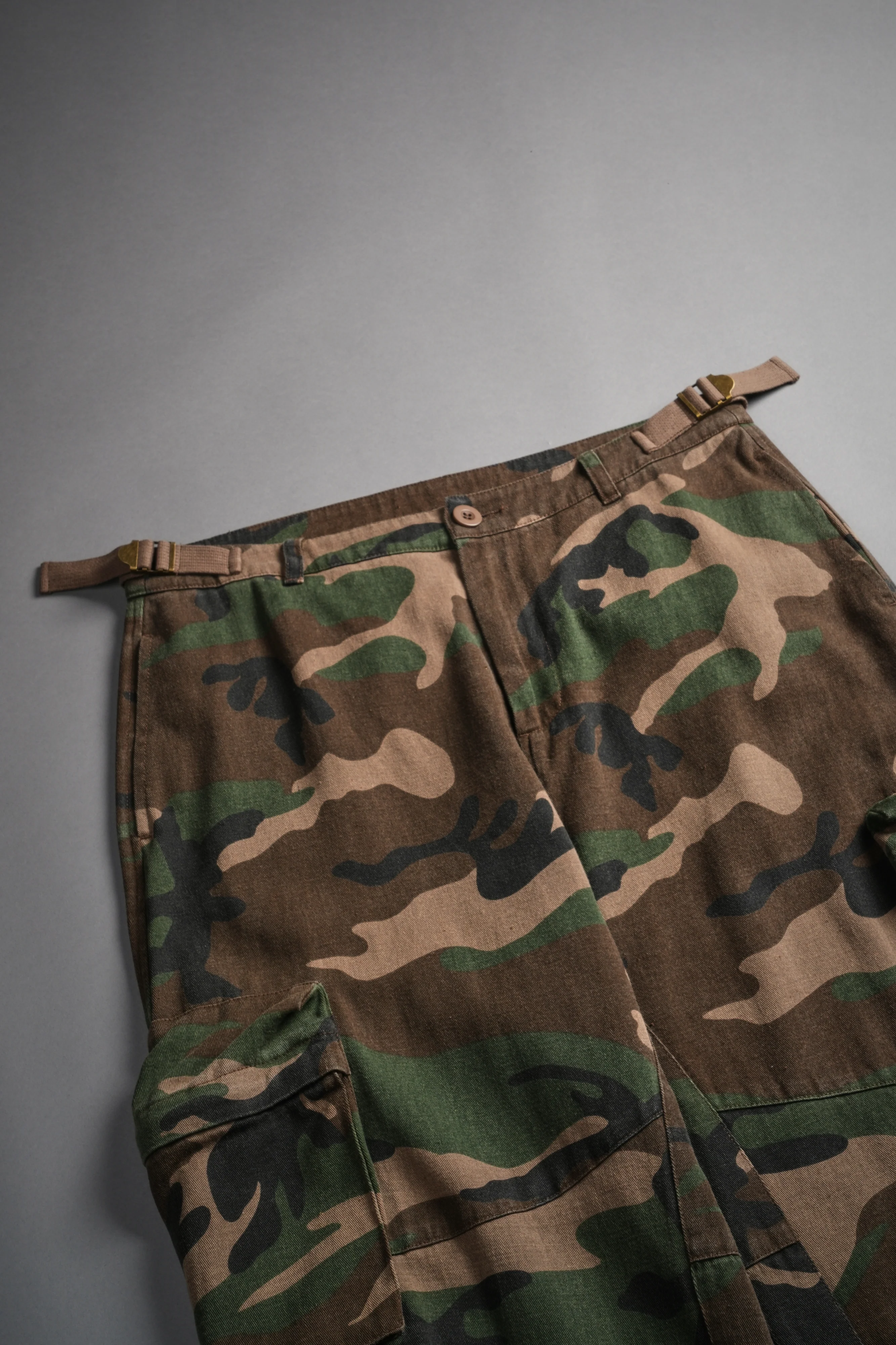 Wolf Chopper Duke Cargo Pants in Woodland Camo - Image 7