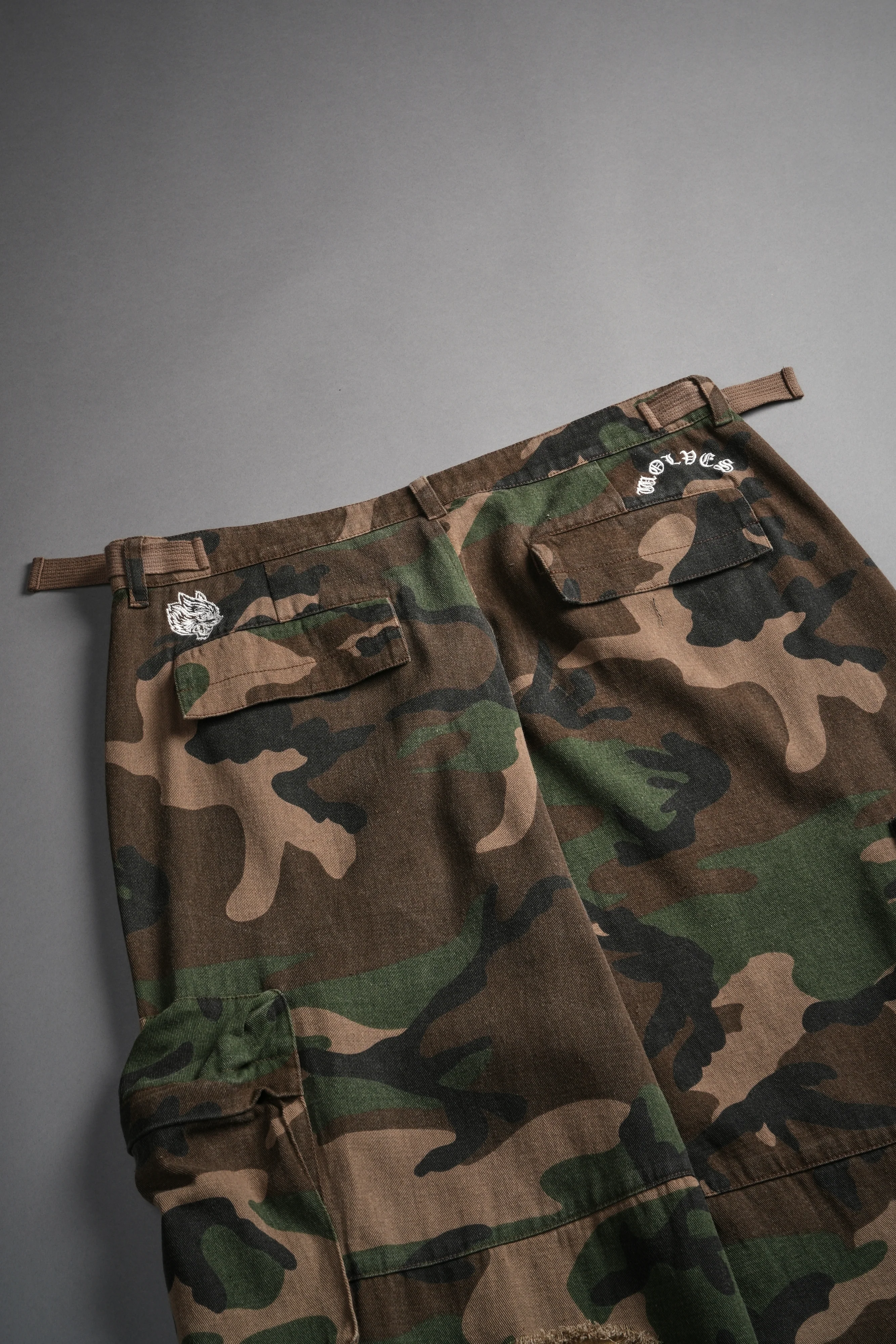 Wolf Chopper Duke Cargo Pants in Woodland Camo - Image 9