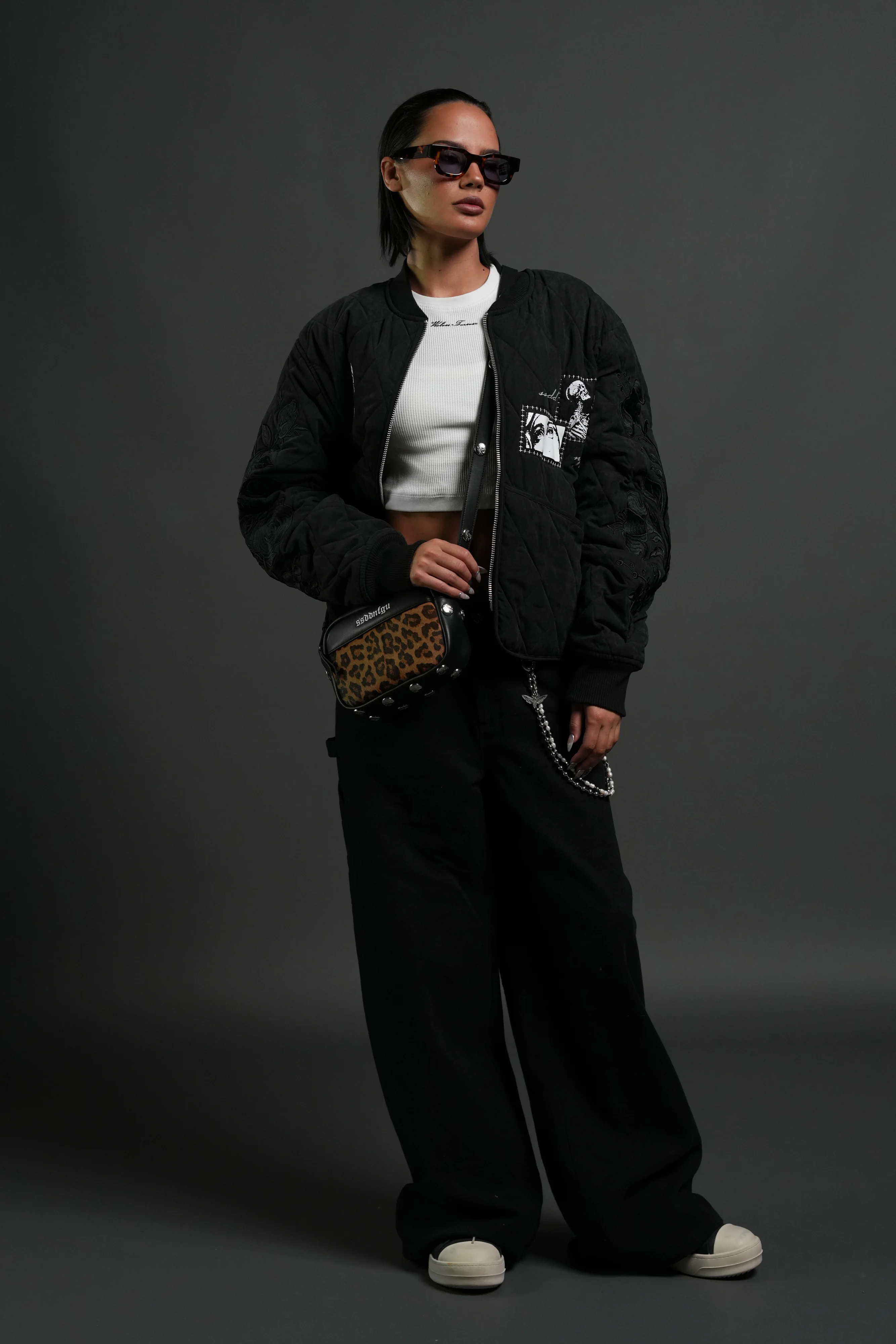 Wolf Head Rodman Leather Side Bag in Black - Image 15