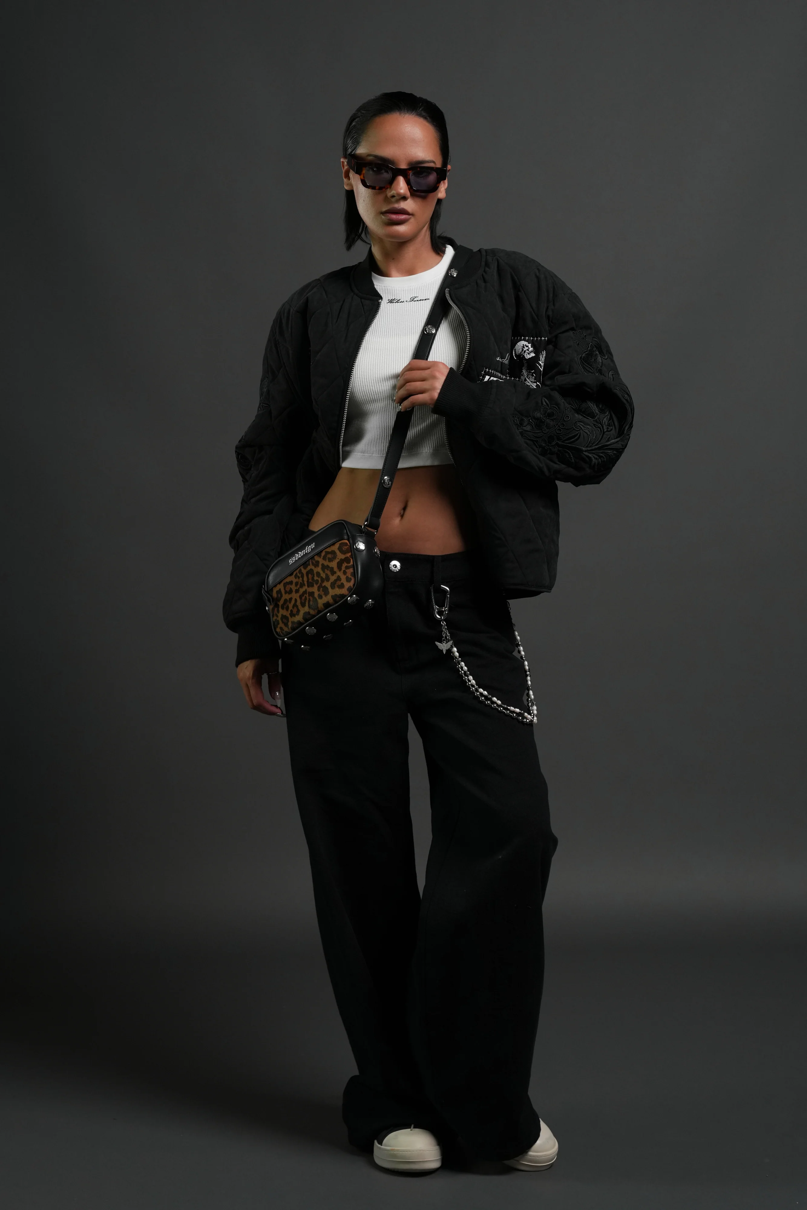 Wolf Head Rodman Leather Side Bag in Black - Image 16