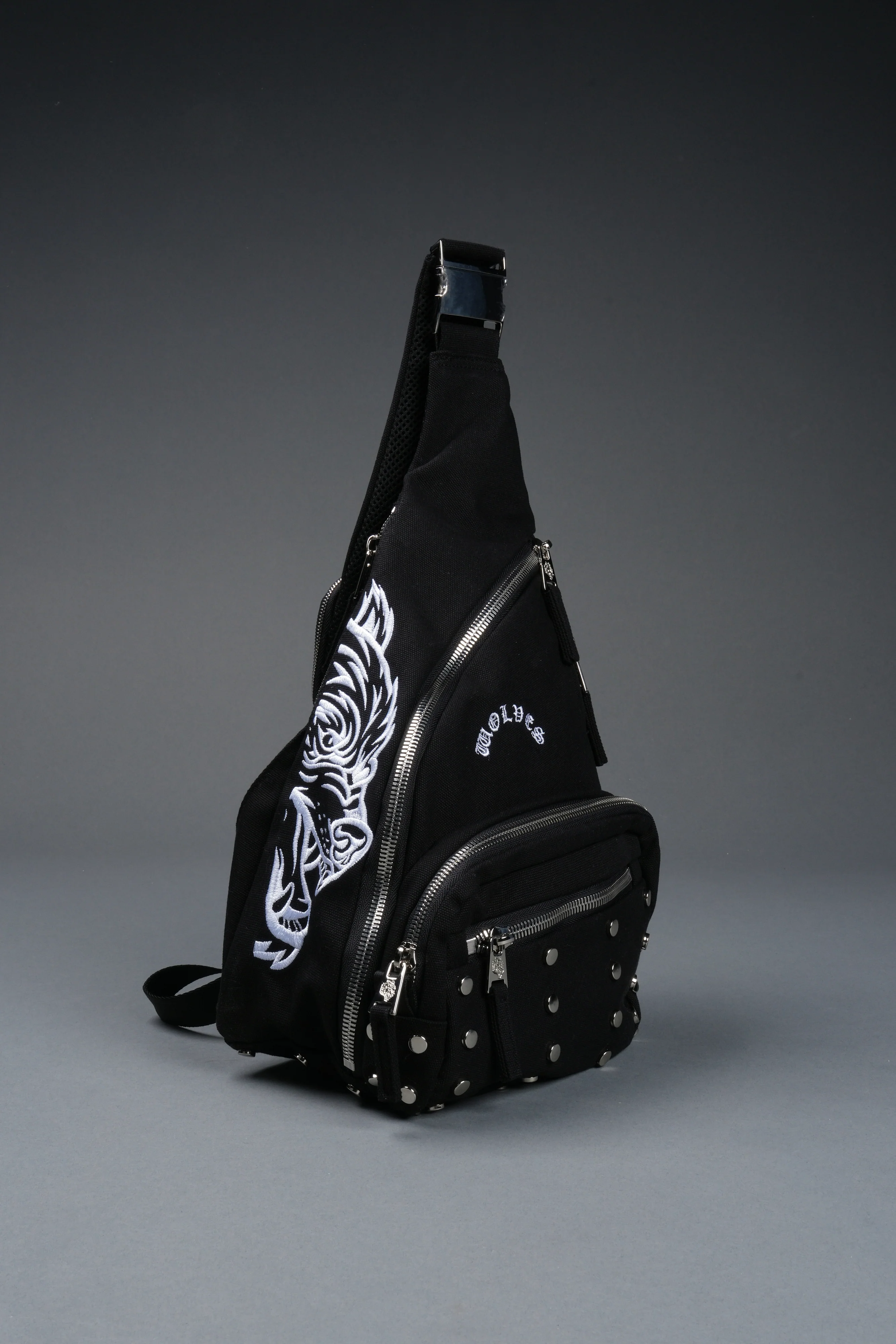 Wolf Head Ronin Side Bag in Black - Image 3