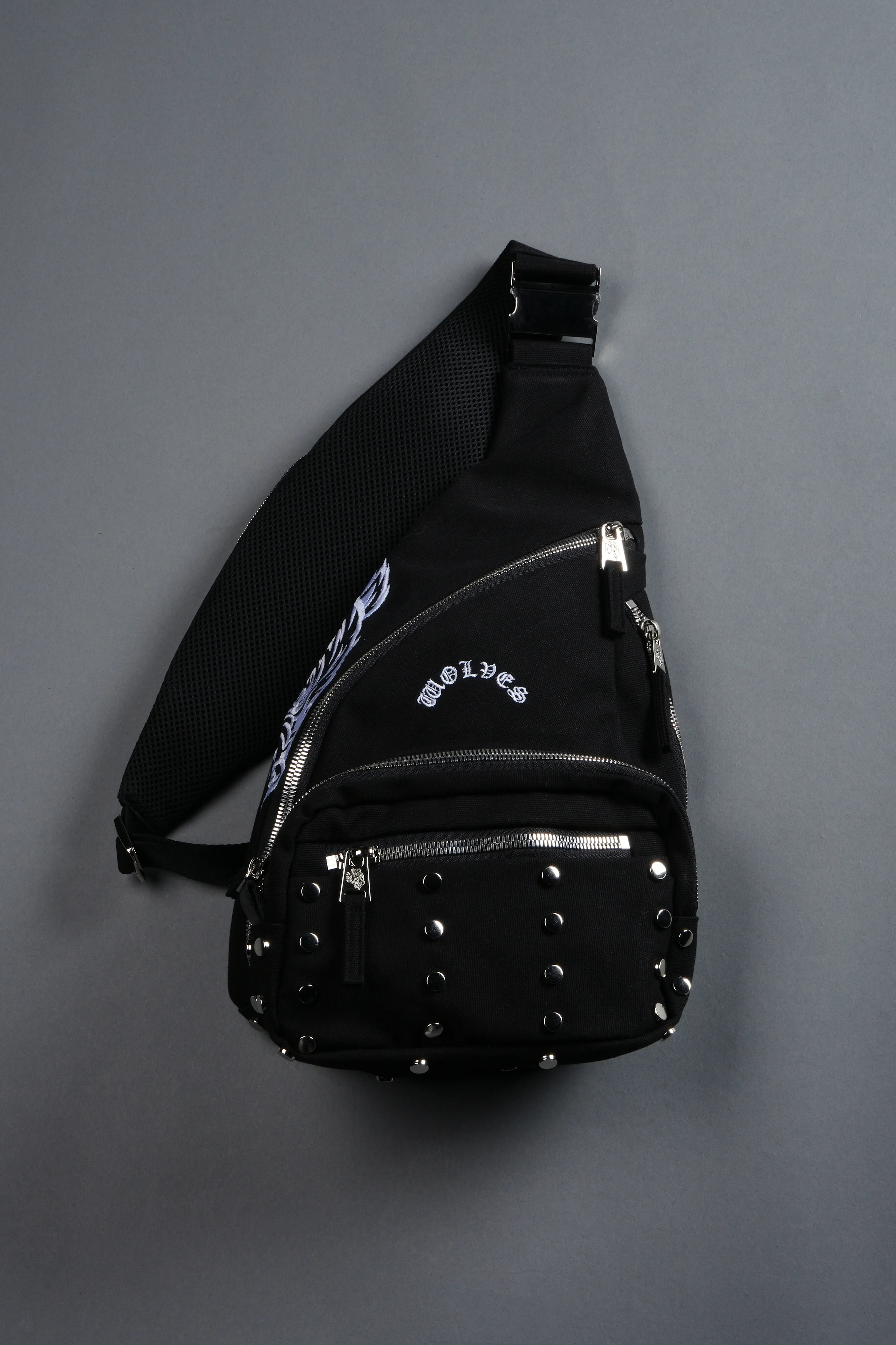 Wolf Head Ronin Side Bag in Black - Image 5
