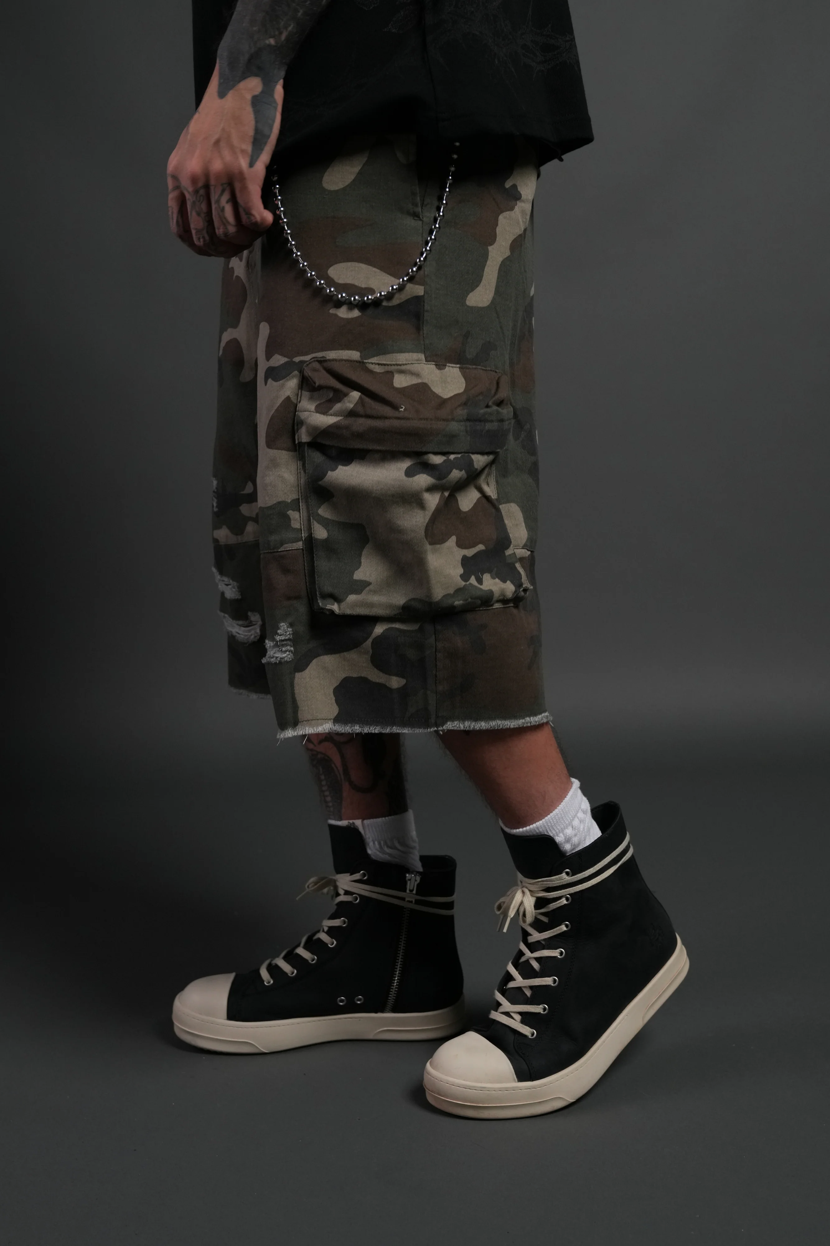 Wolves Chopper Duke Cargo Shorts in Creekwood Camo - Image 4
