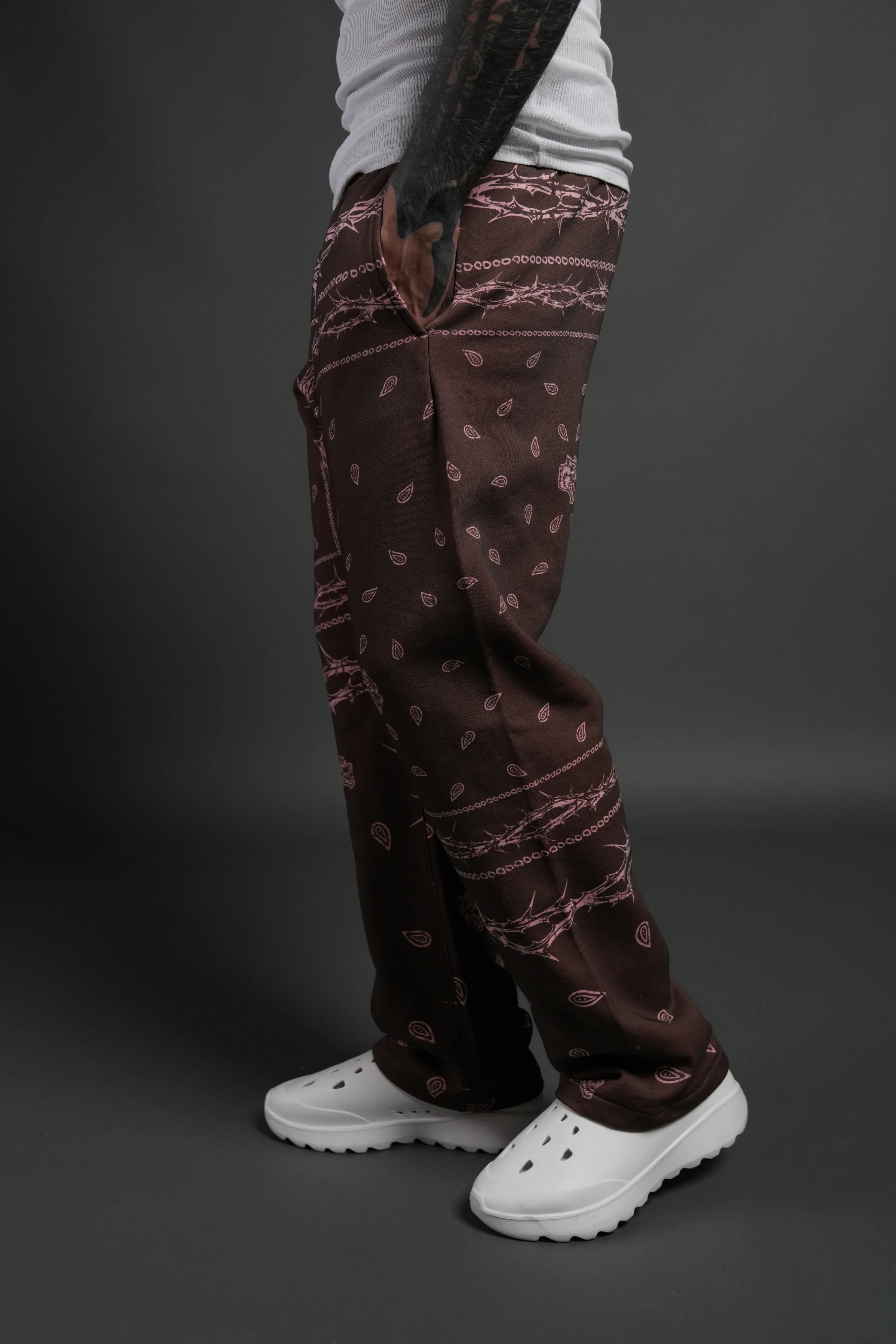 Wolves Pyramid Bigelow Sweat Pants in Desert Dust Thorn Paisley - Image 4