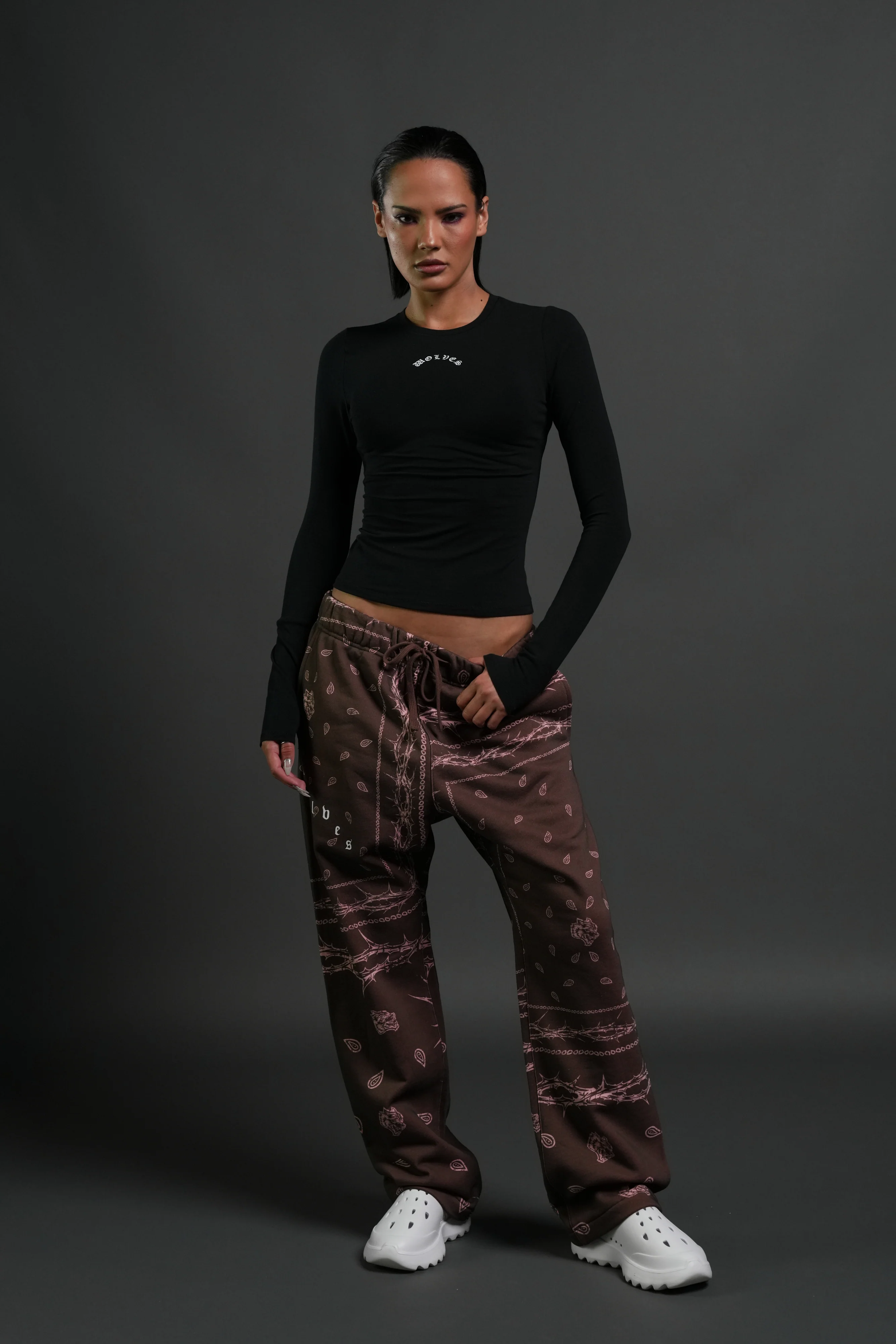 Wolves Pyramid Bigelow Sweat Pants in Desert Dust Thorn Paisley - Image 8
