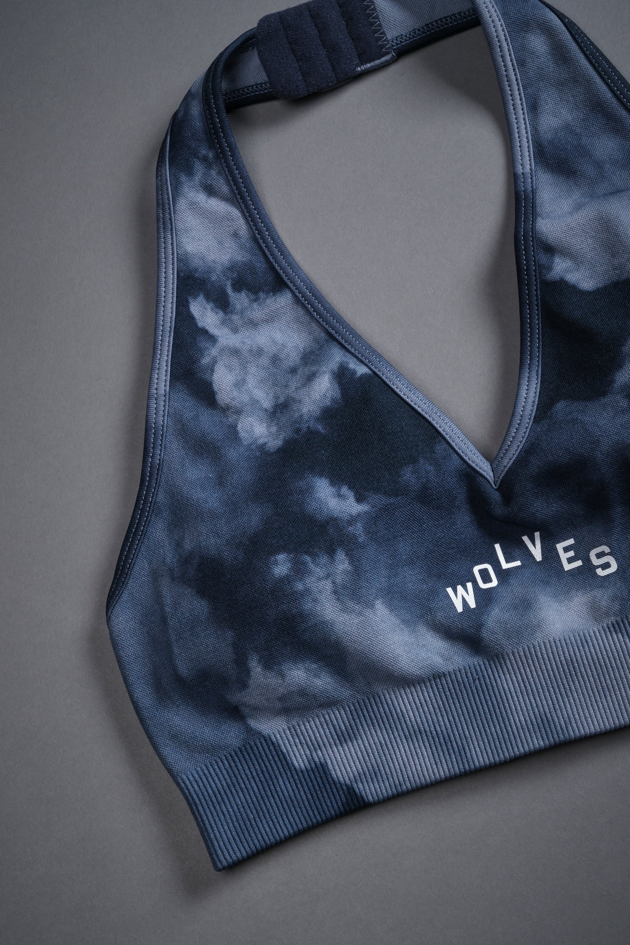 Wolves Pyramid "Everson Seamless" Halter Bra in Darc Blue Big Ghost Clouds - Image 6
