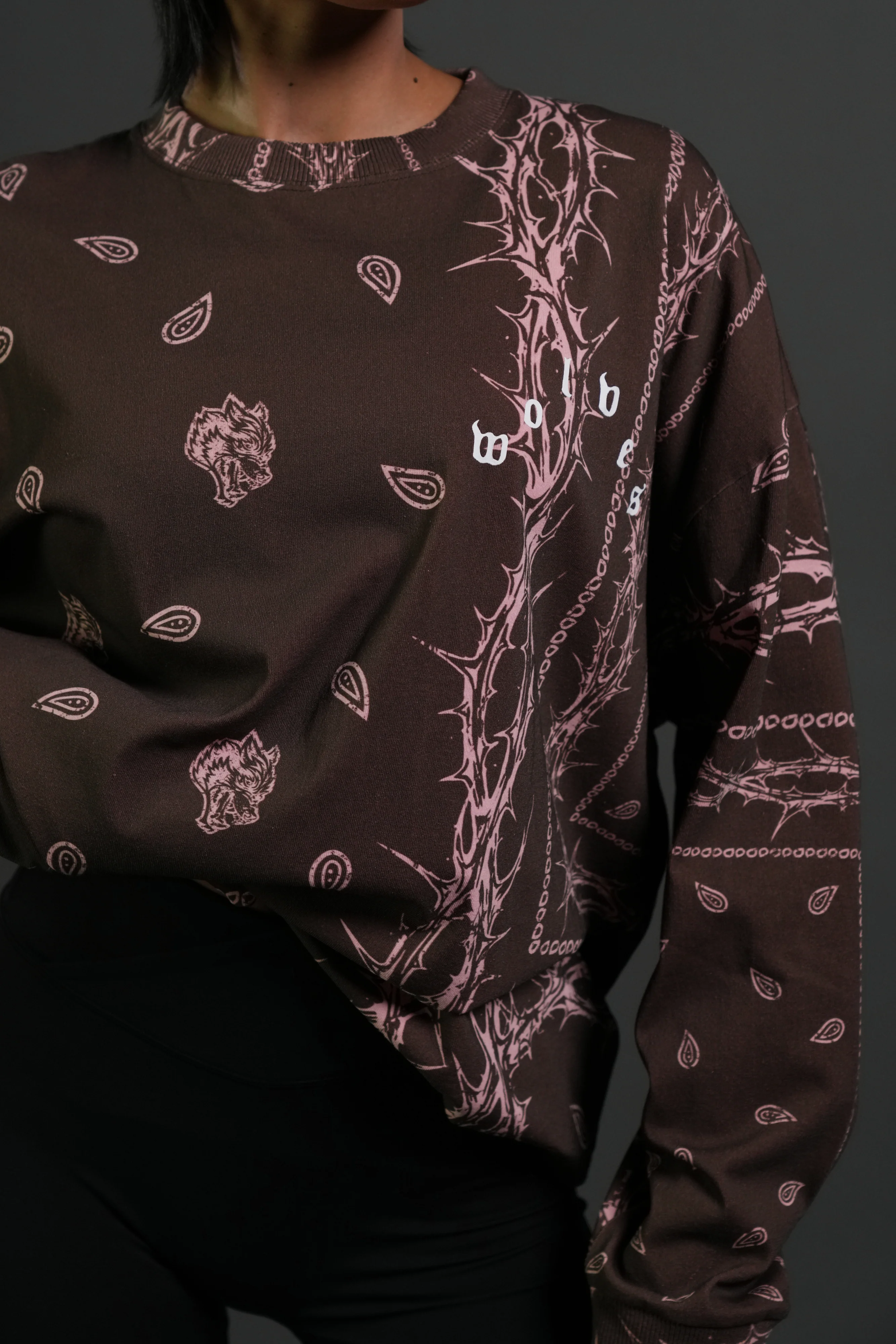 Wolves Pyramid Grunge "Box Cut" L/S Tee in Desert Dust Thorn Paisley - Image 14