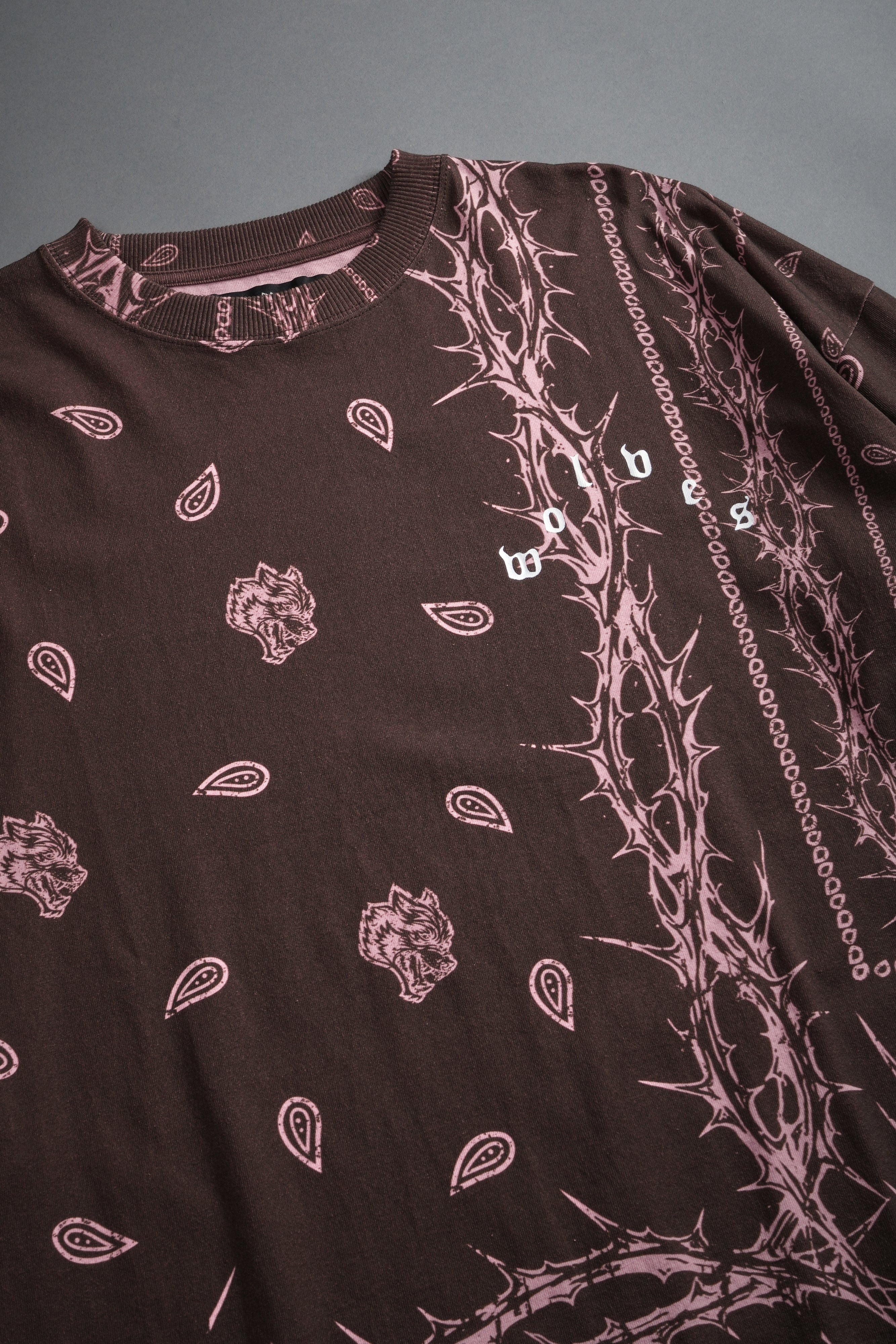 Wolves Pyramid Grunge "Box Cut" L/S Tee in Desert Dust Thorn Paisley - Image 7