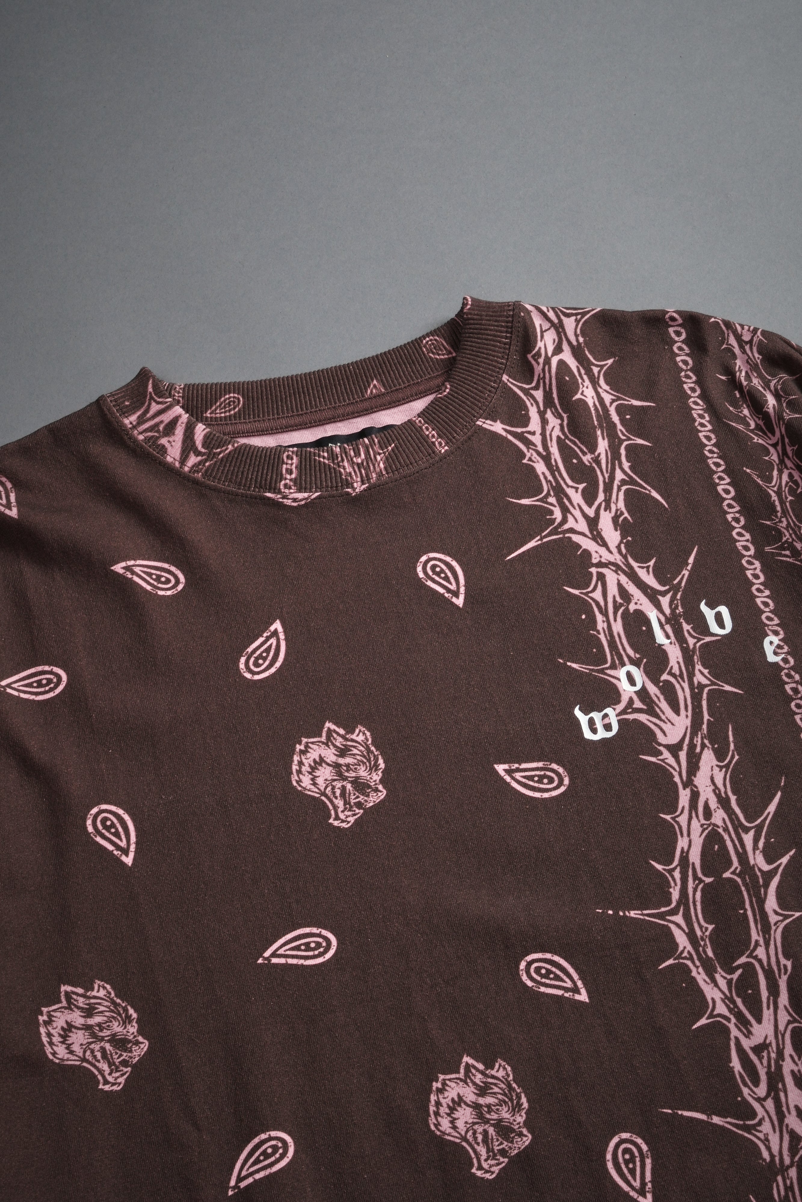 Wolves Pyramid Grunge "Box Cut" L/S Tee in Desert Dust Thorn Paisley - Image 8