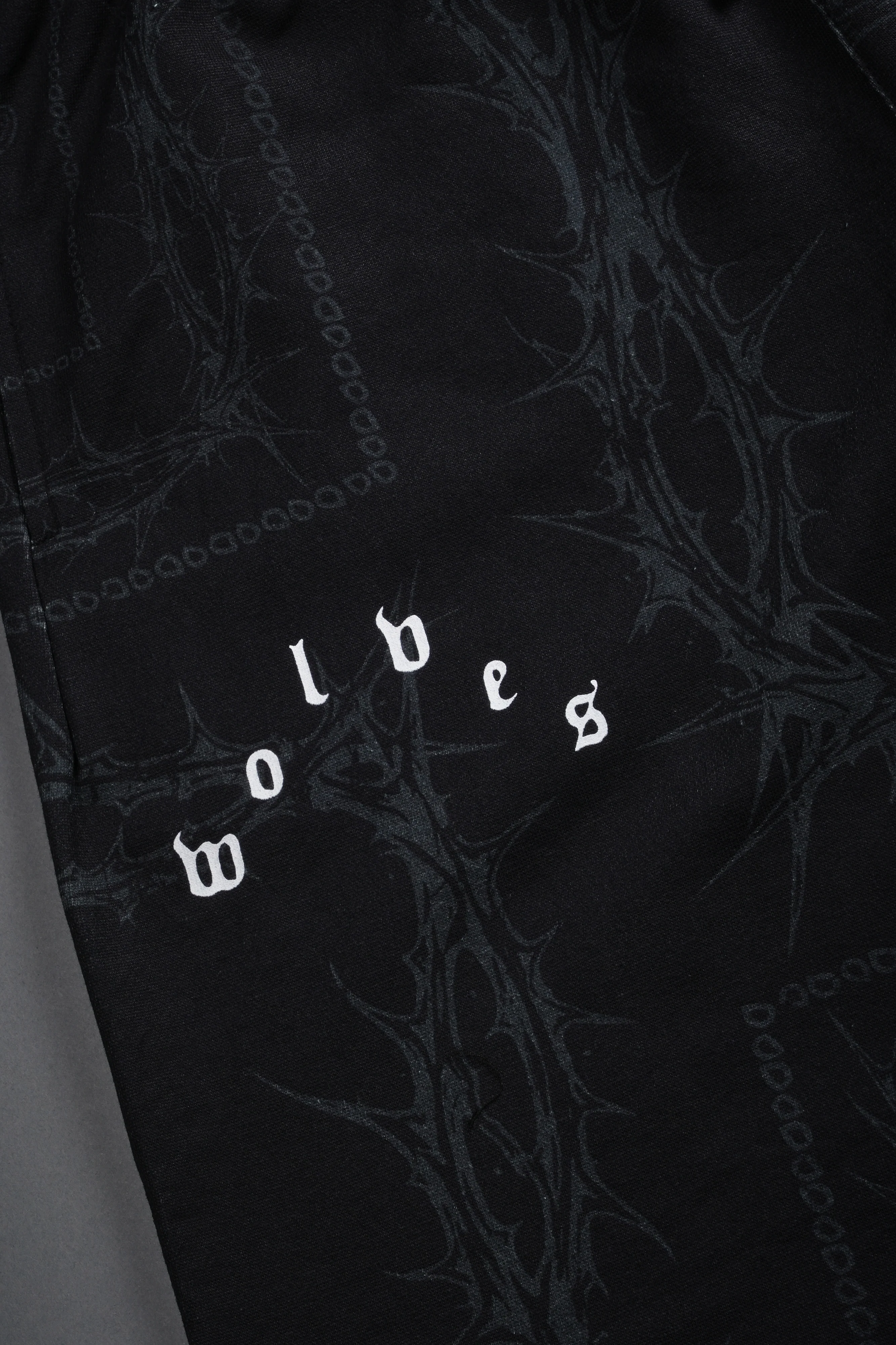Wolves Pyramid Grunge Oversized Raw Hem Post Lounge Sweat Shorts in Black Thorn Paisley - Image 9
