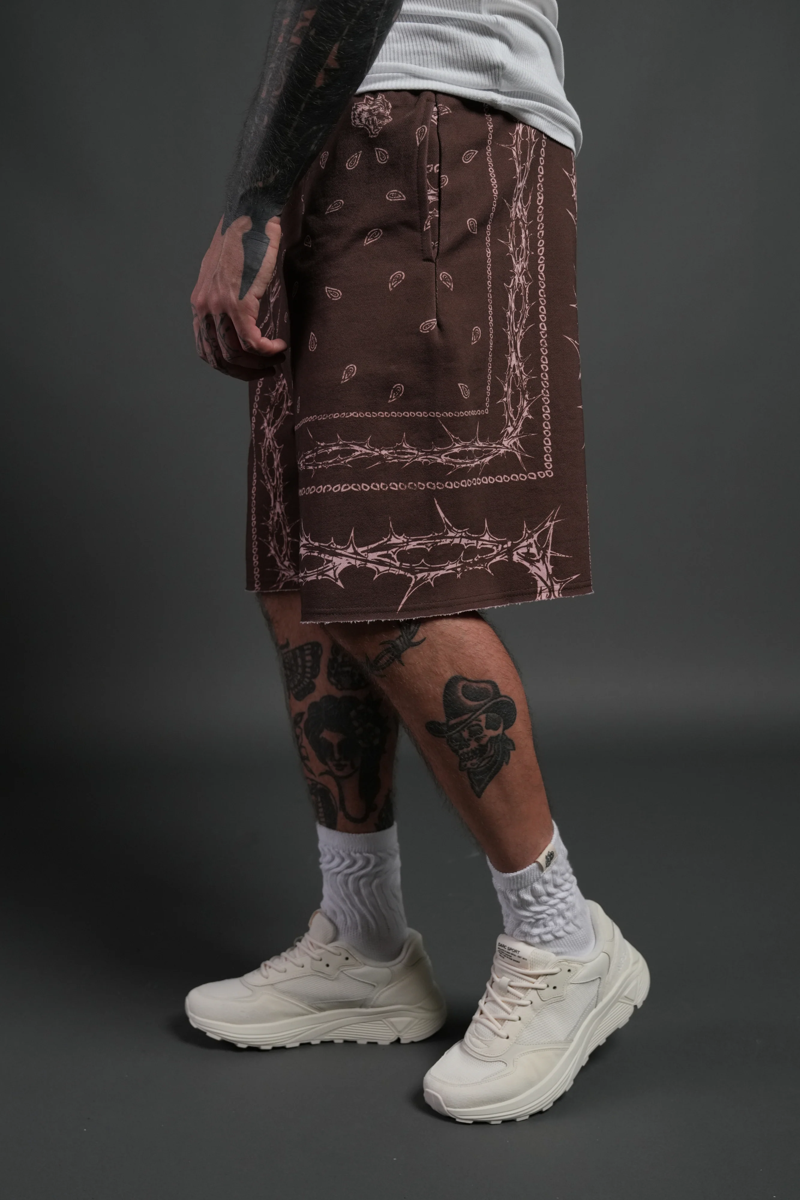 Wolves Pyramid Grunge Oversized Raw Hem Post Lounge Sweat Shorts in Desert Dust Thorn Paisley - Image 4