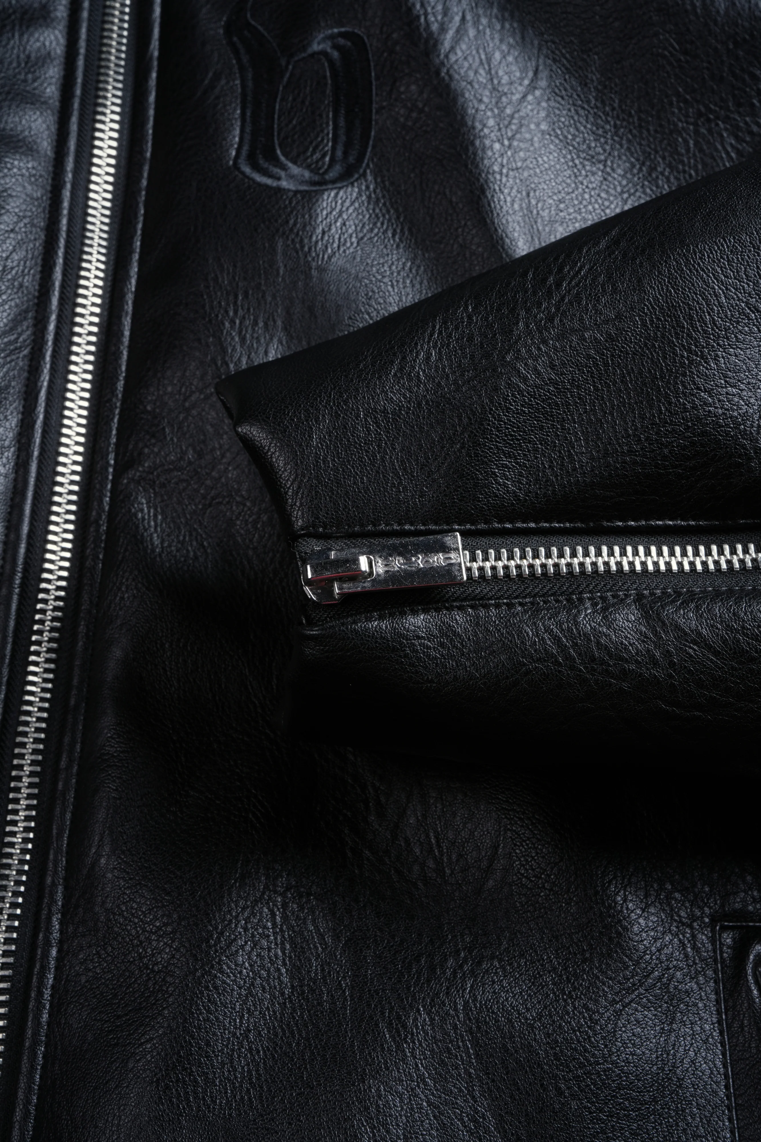 Wolves Pyramid Jesse Biker Jacket in Black - Image 12