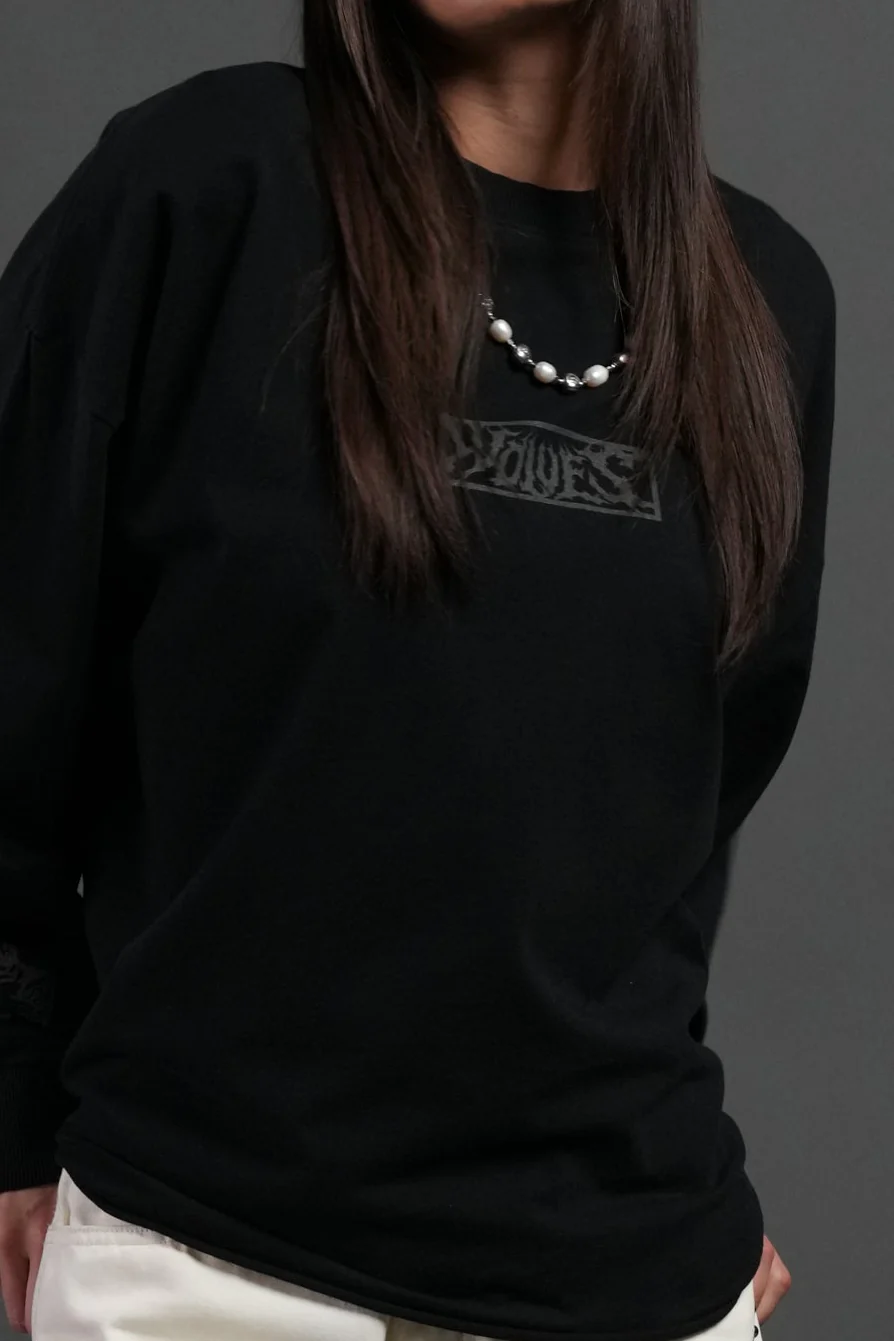 Wolves Valor Grunge Mid Length Raw Hem Ls Tee in Black - Image 7